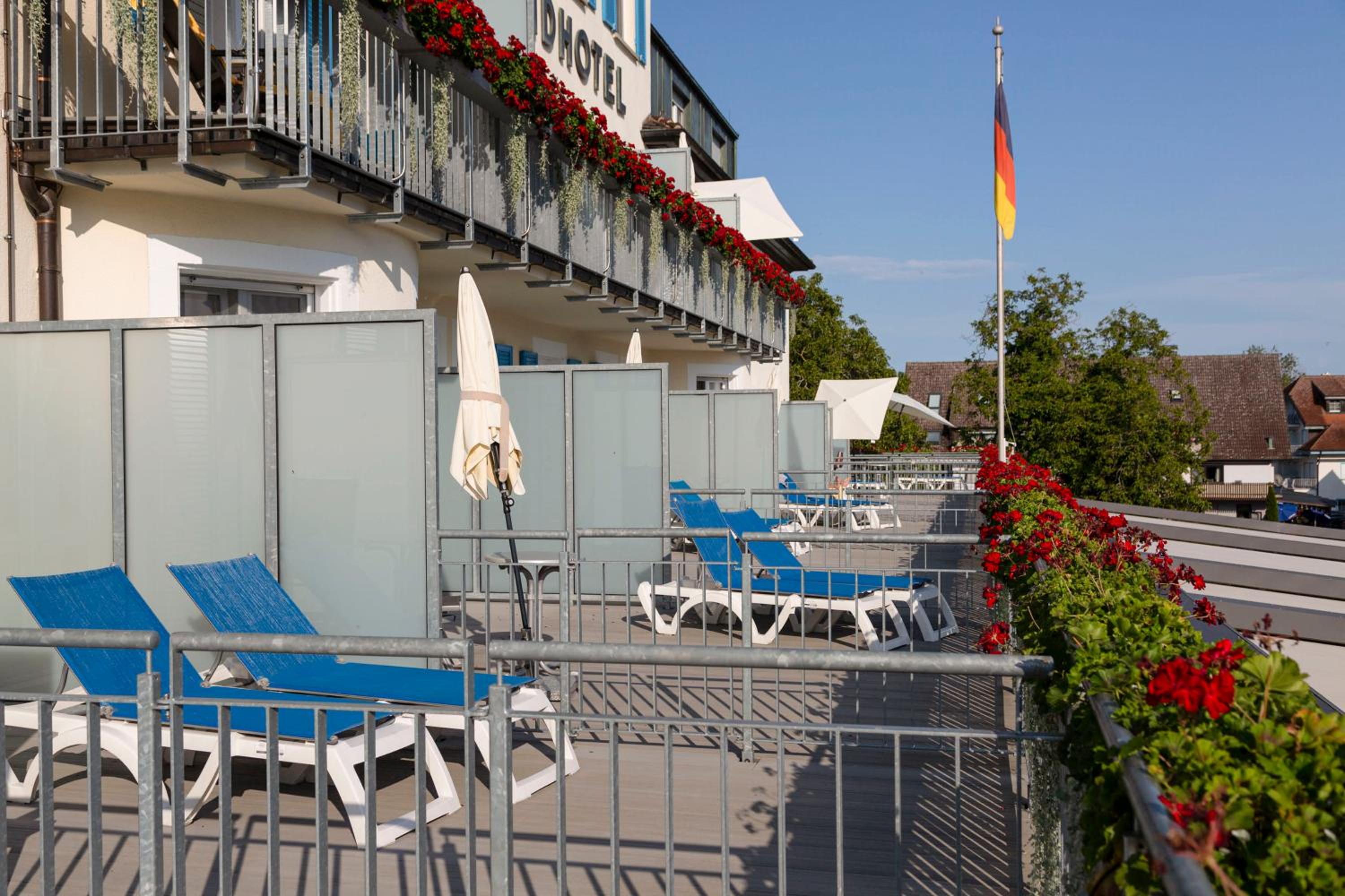 Double Room with Lake View and Balcony photo 2