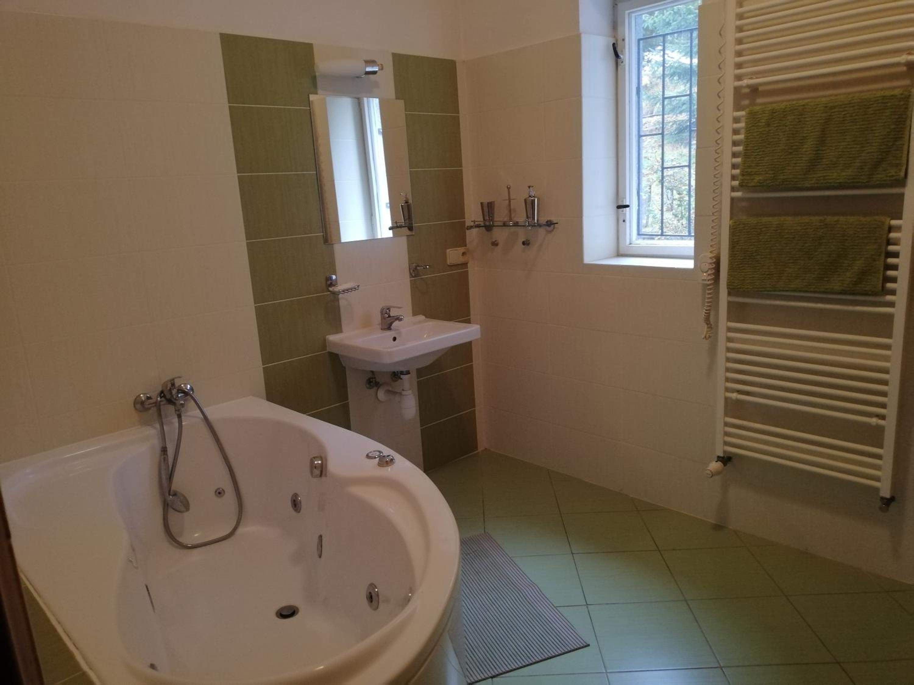 Two-Bedroom Suite - Photo 3