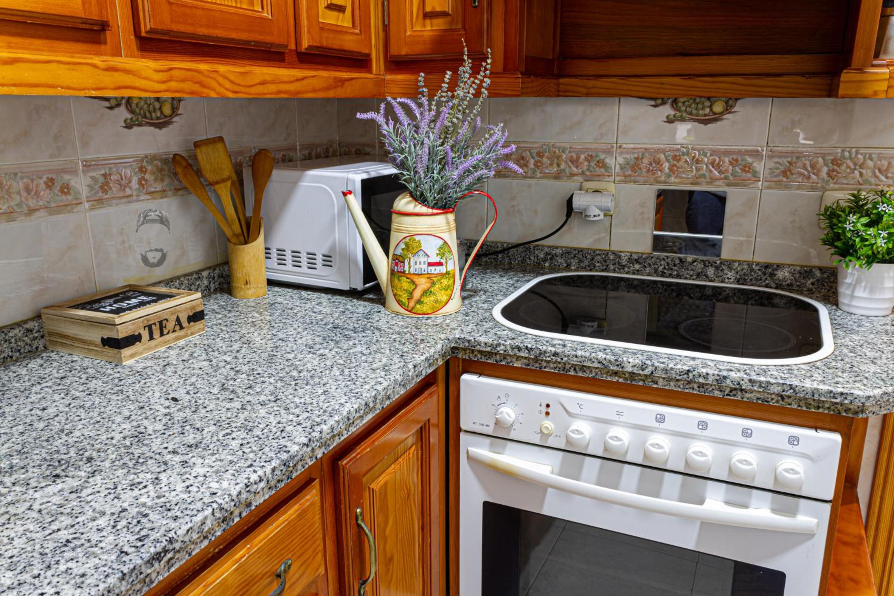 Apartment with Balcony - Photo 28