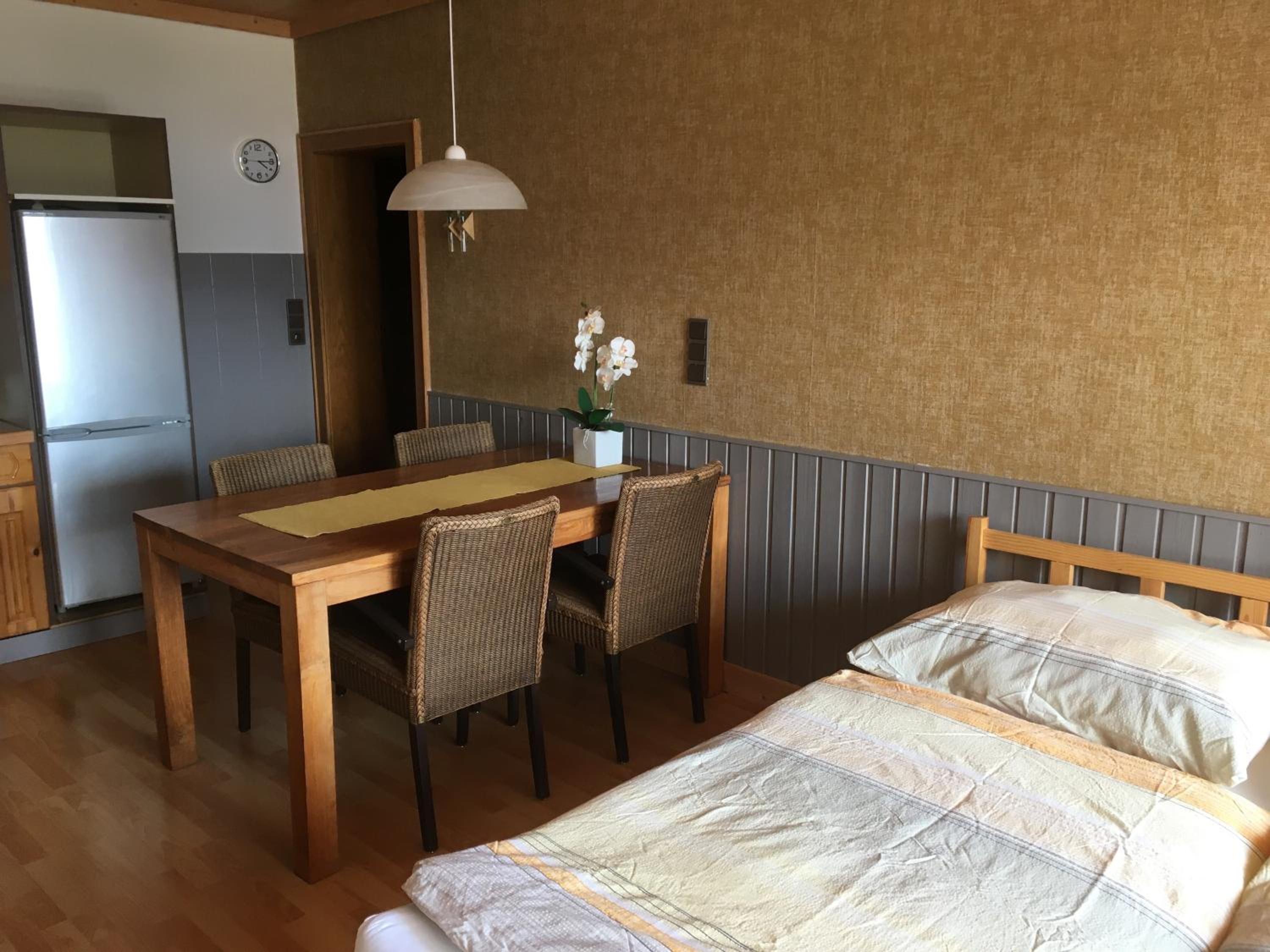 Studio Apartment - Photo 13