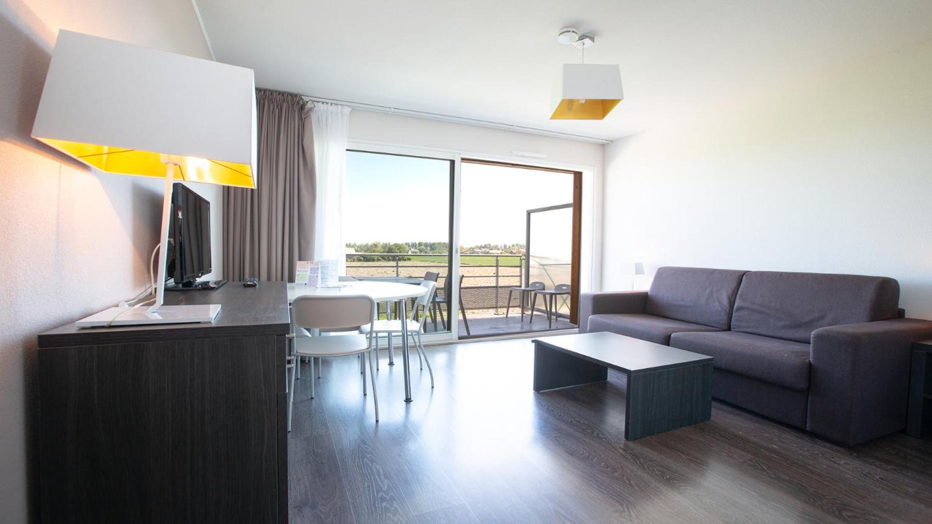 One-Bedroom Apartment (4 Adults) - Photo 4