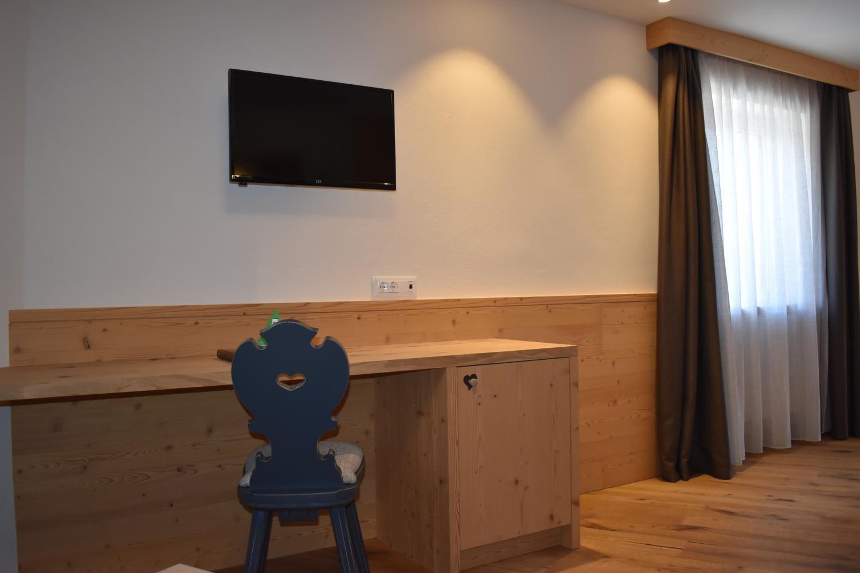 Superior Double Room with Balcony and View photo 2