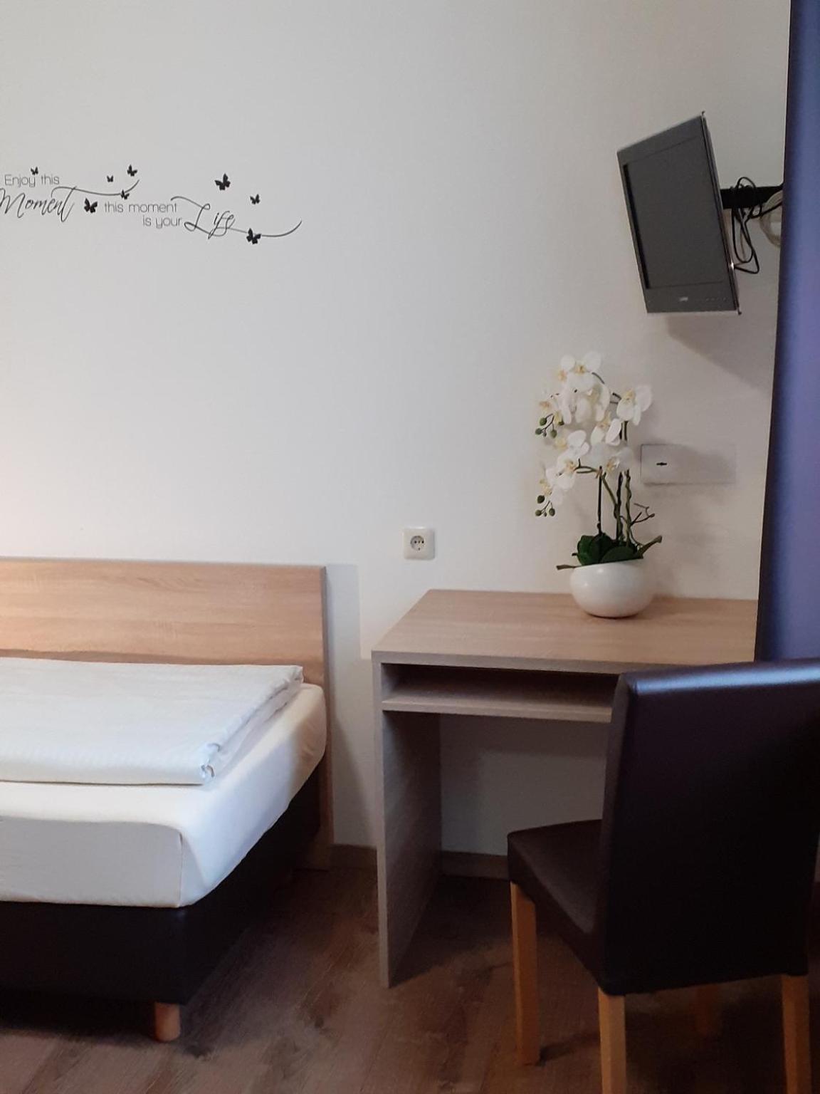 Single Room photo 3