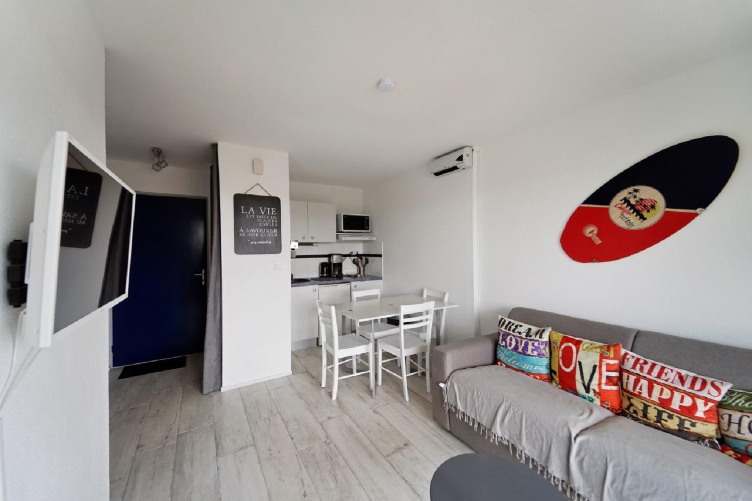 Comfort One-Bedroom Apartment (5 People) photo 2