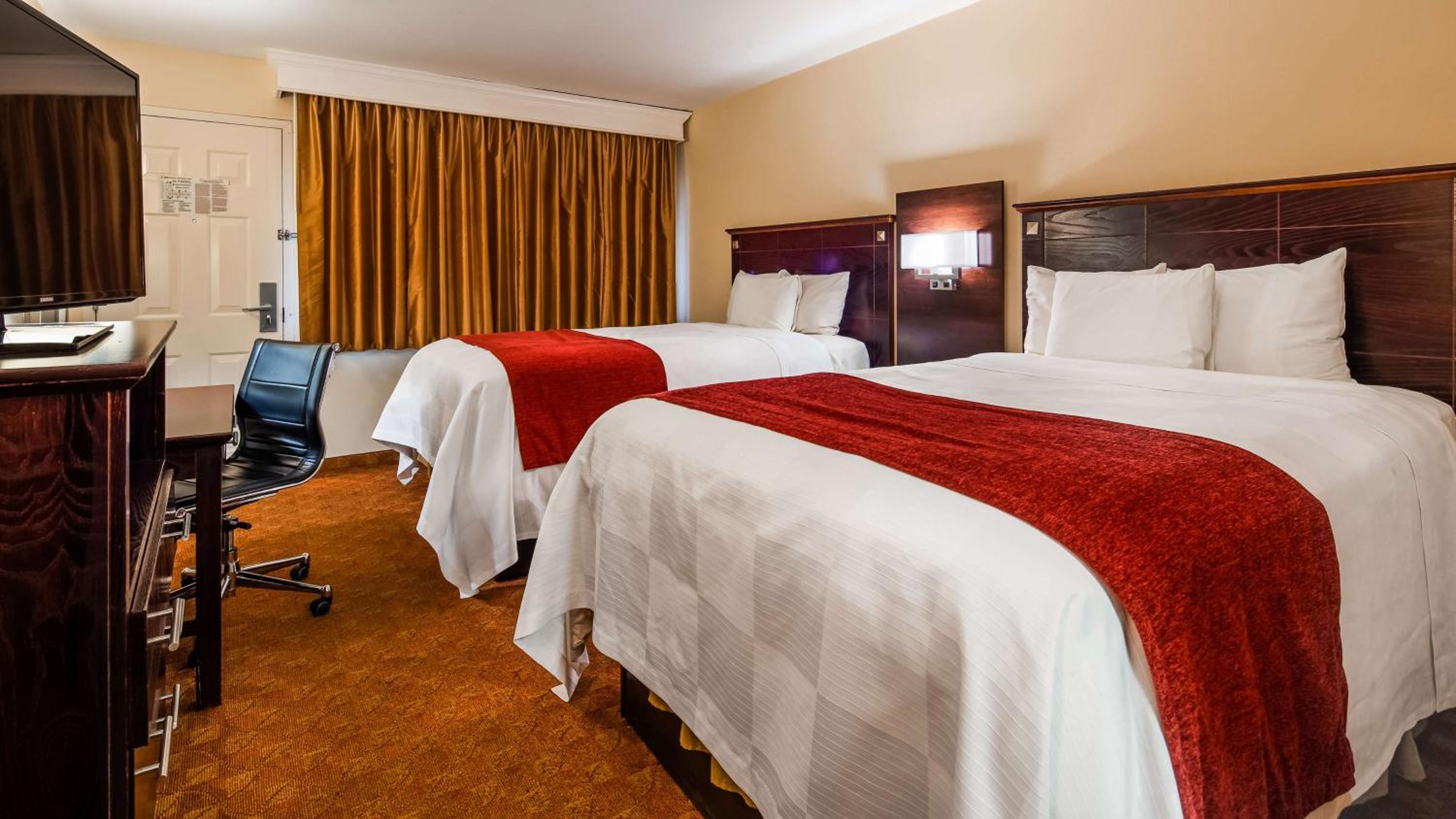 Double Room with Two Double Beds - Photo 6