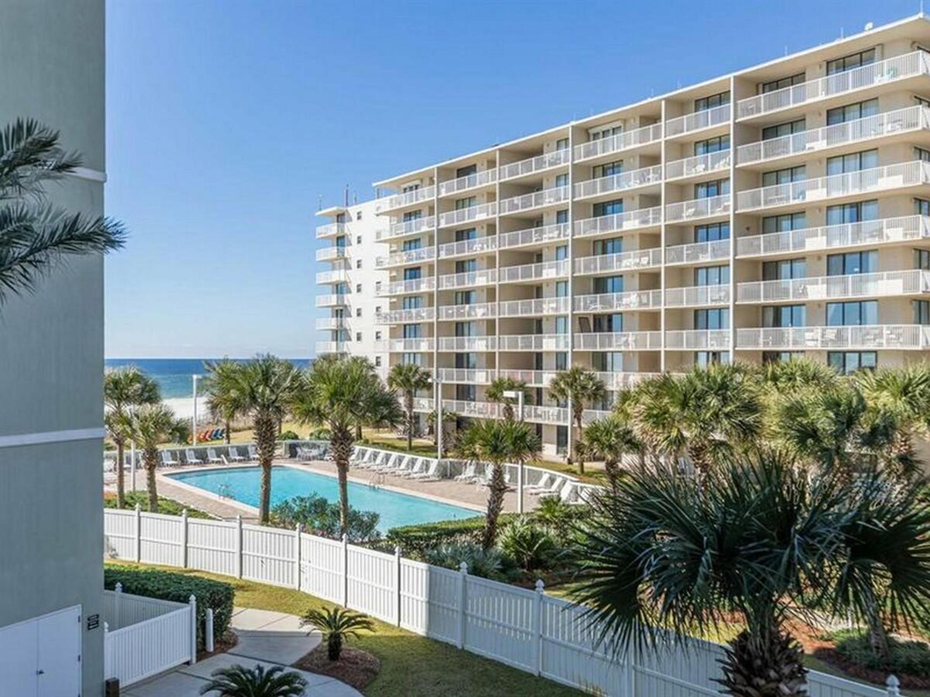 Apartment With Balcony photo 3