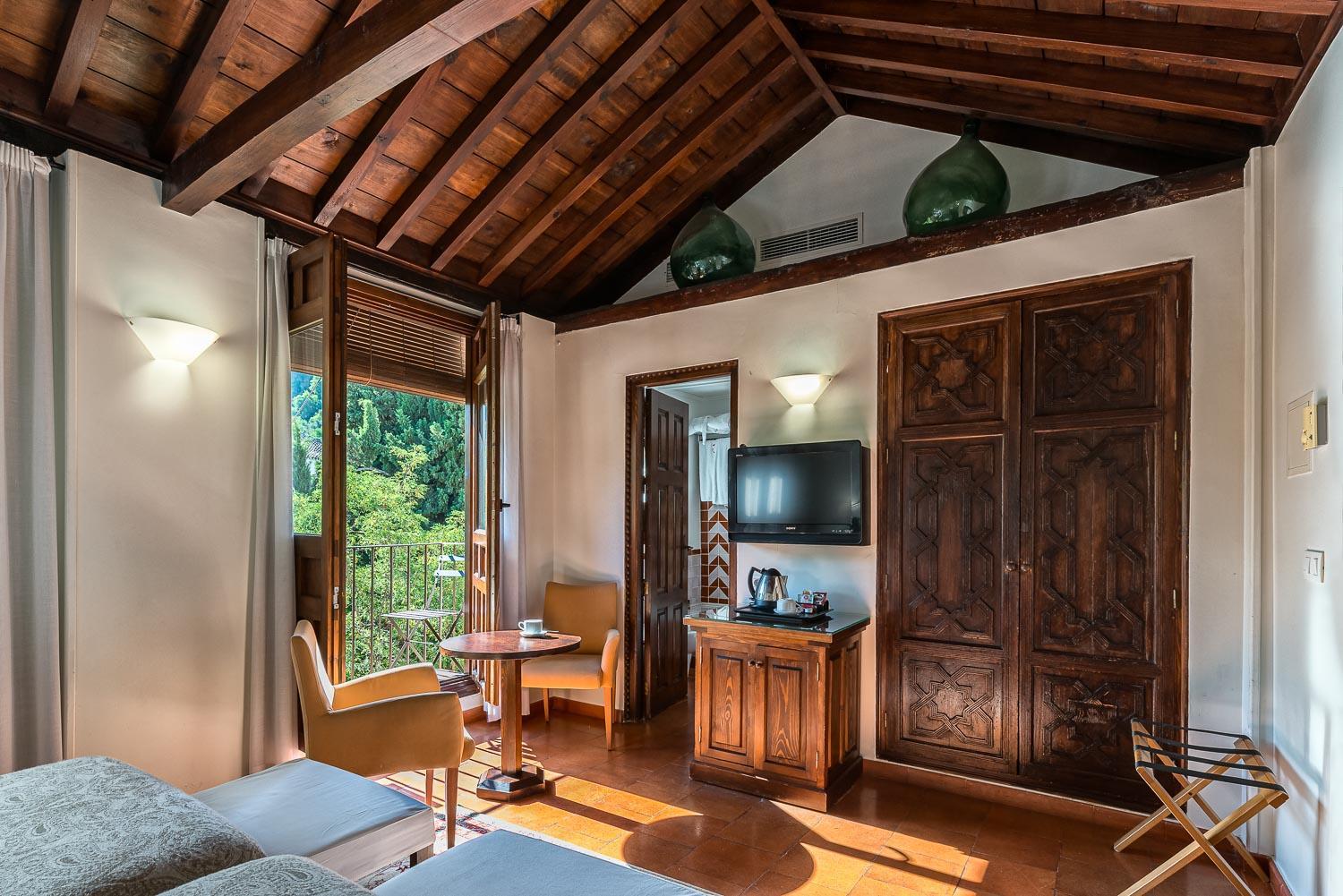 Habitación Doble Ejecutiva con vista lateral a la Alhambra