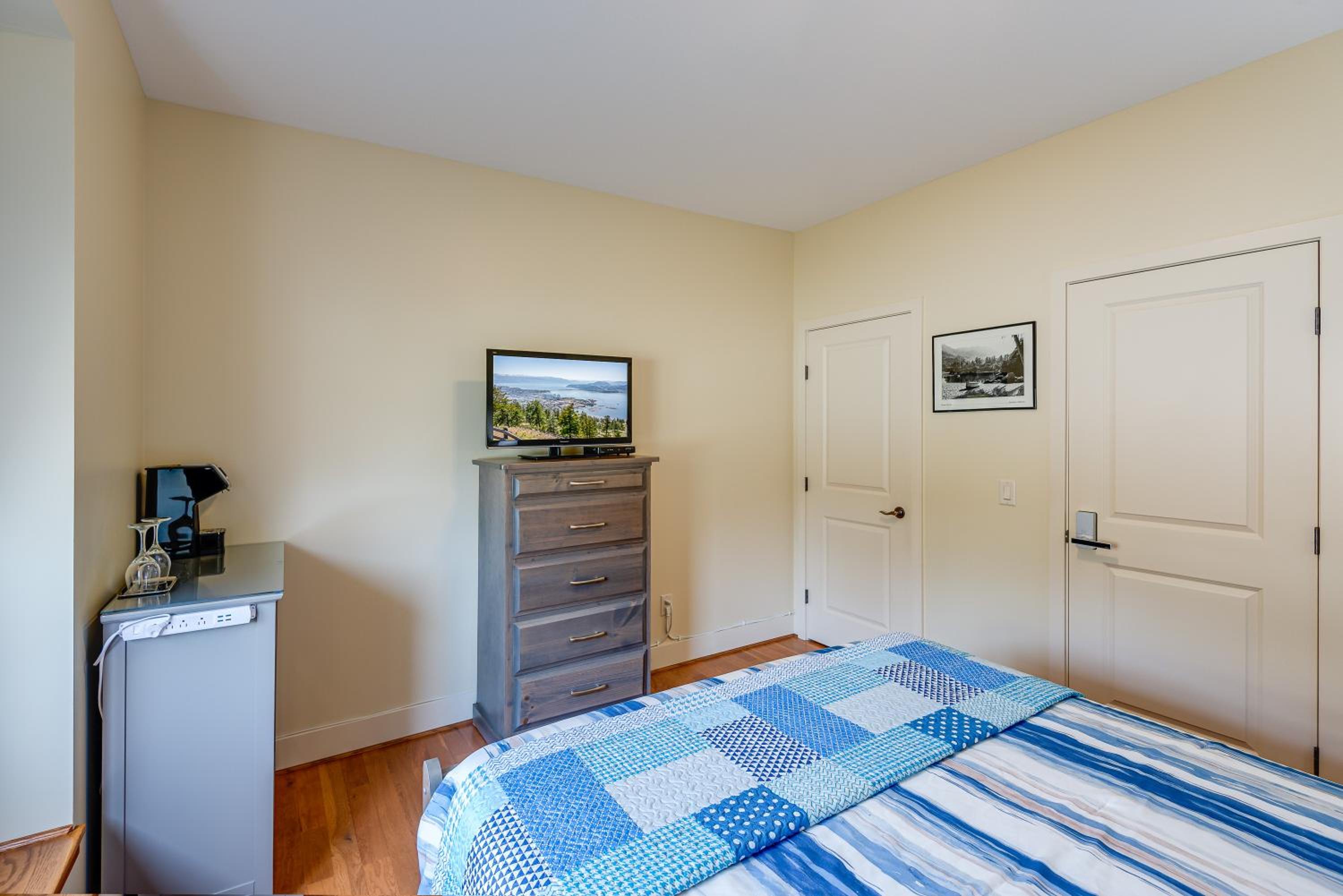 Deluxe Queen Room - Photo 5