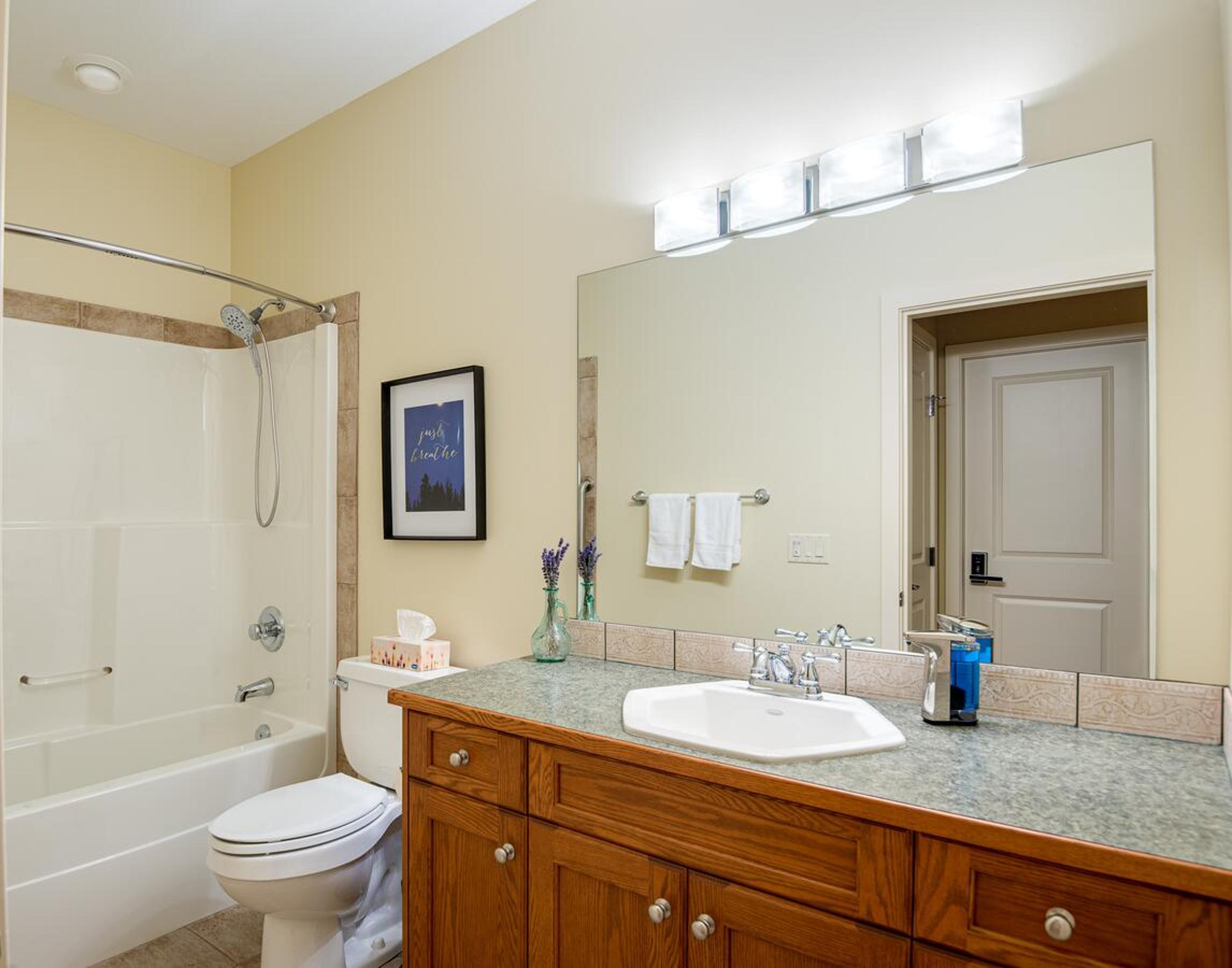 Deluxe Queen Room - Photo 4
