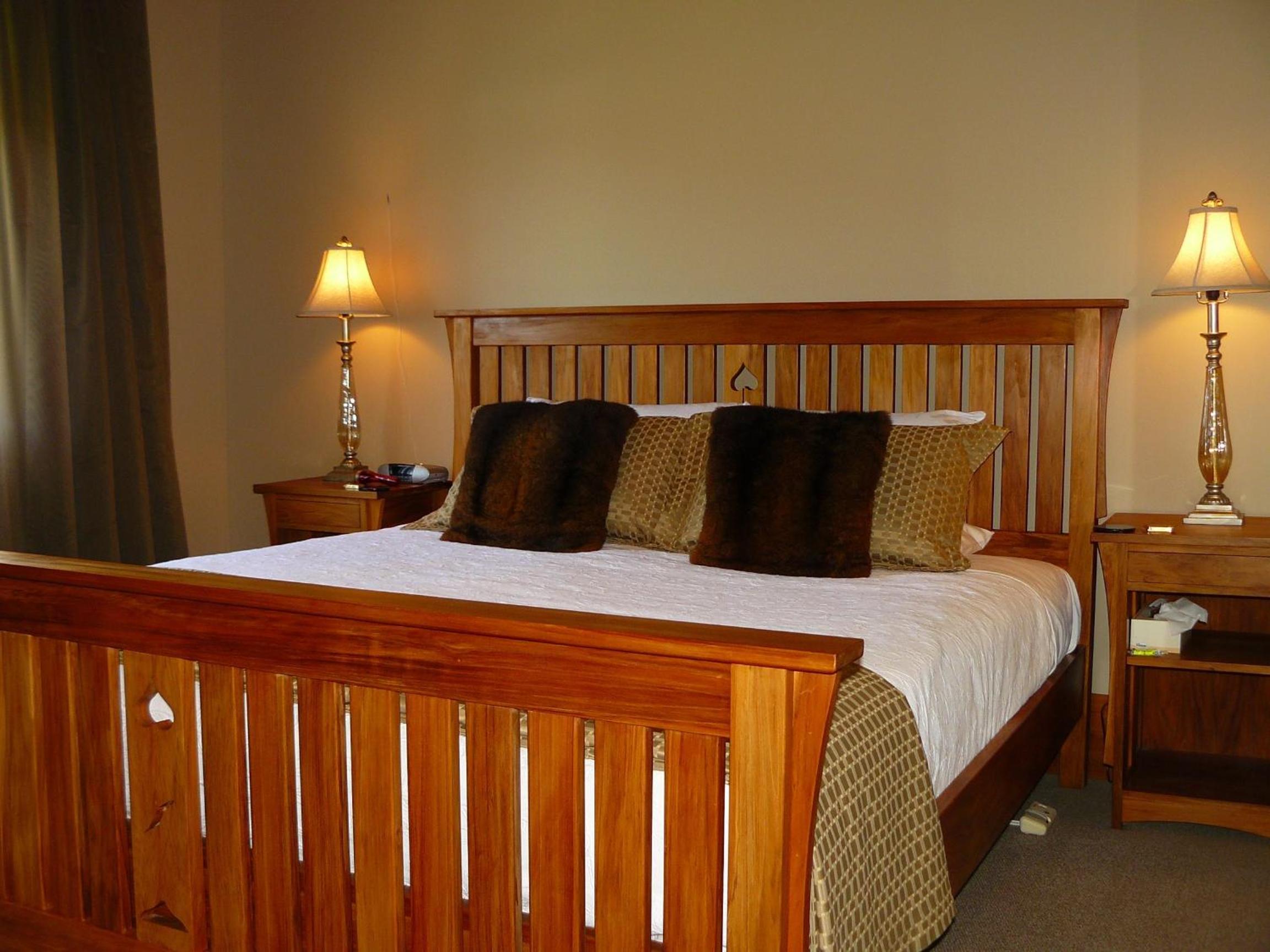Deluxe King Suite photo 2