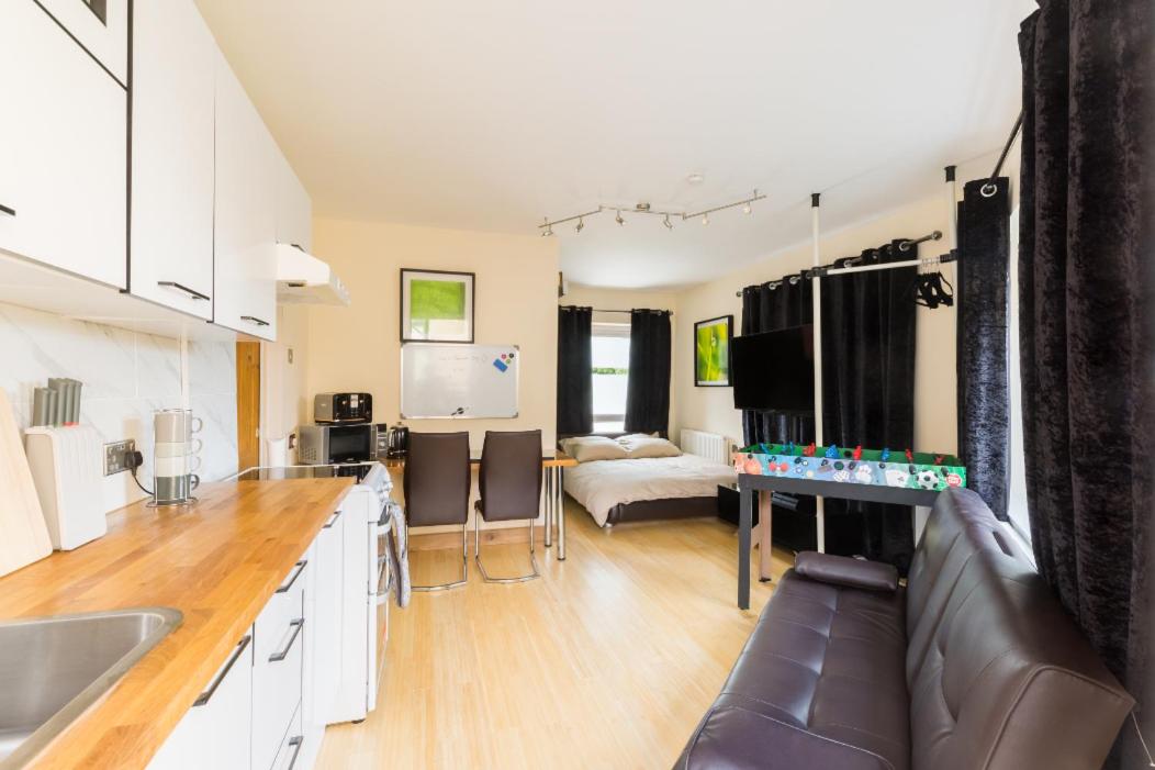 One-Bedroom Apartment - Photo 4
