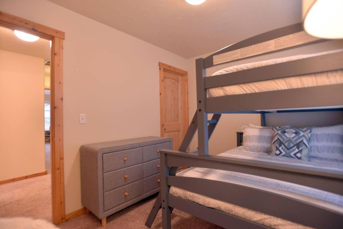 Apartment photo 2