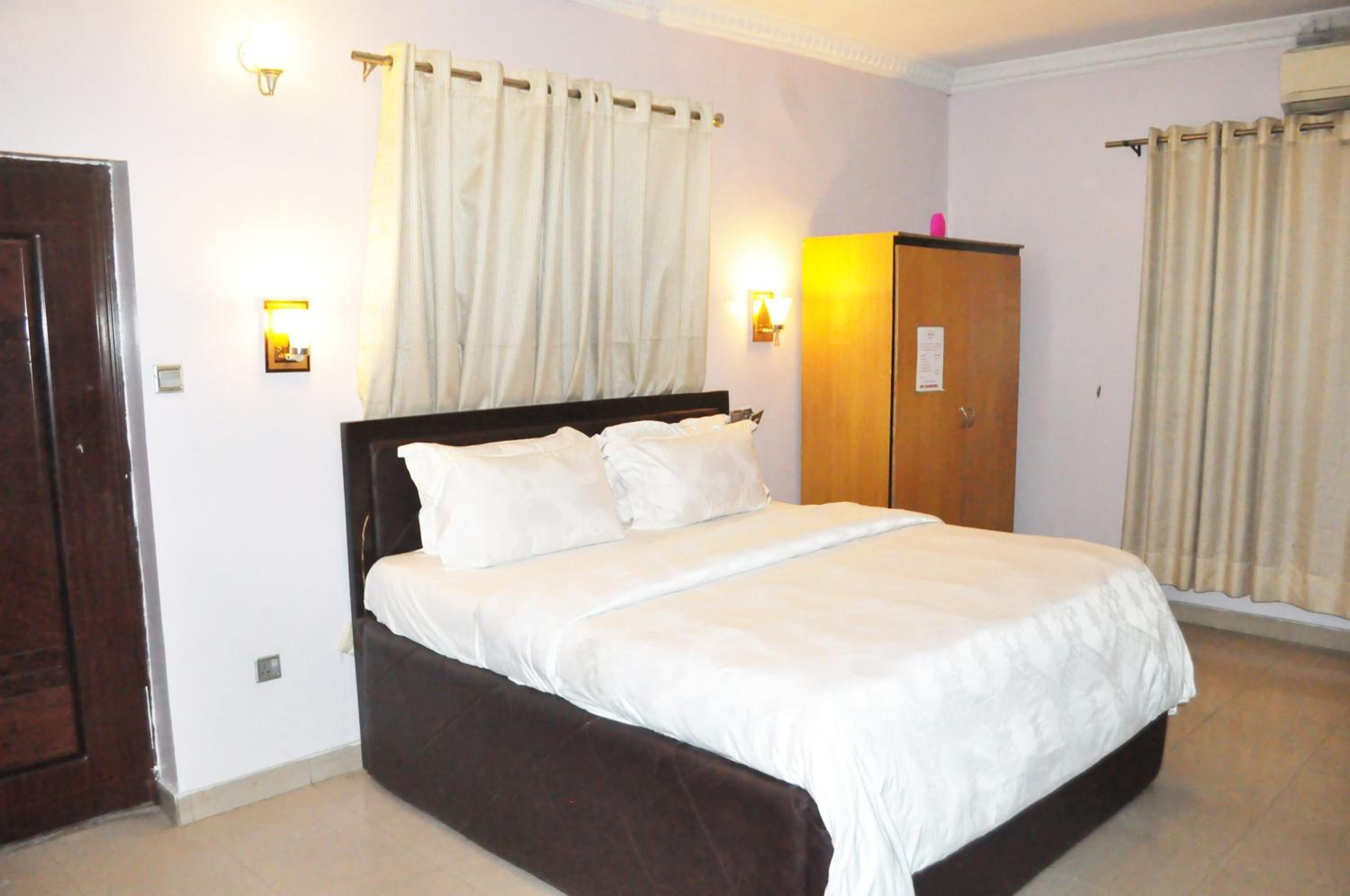 Large Double Room photo 3
