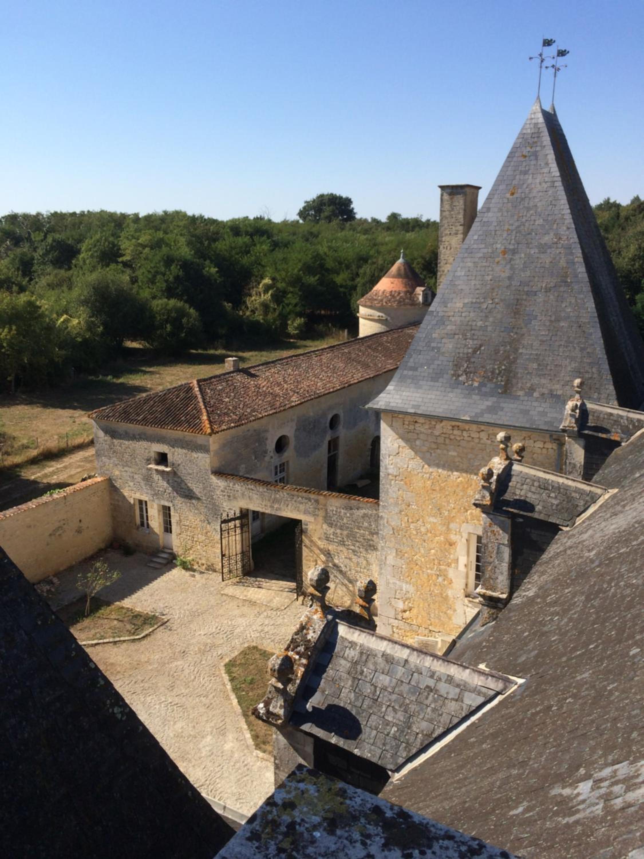 Family Room with Private Bathroom - Photo 15