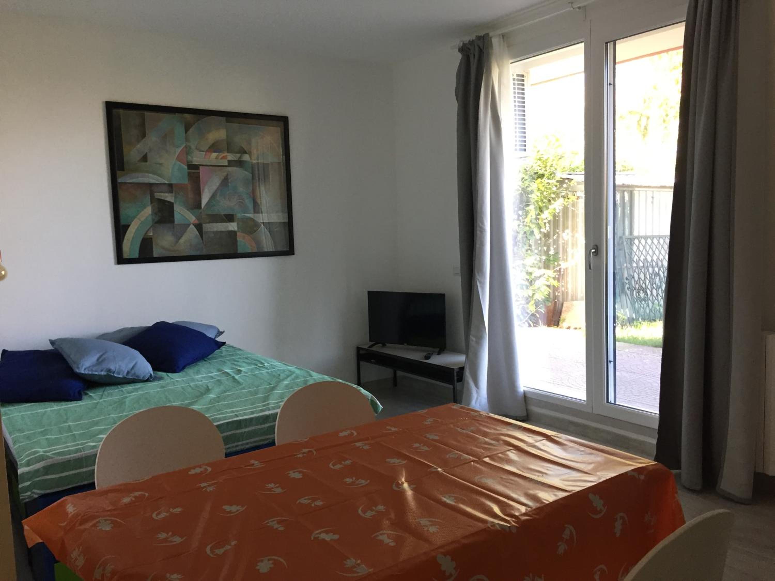 Apartment with Garden View
