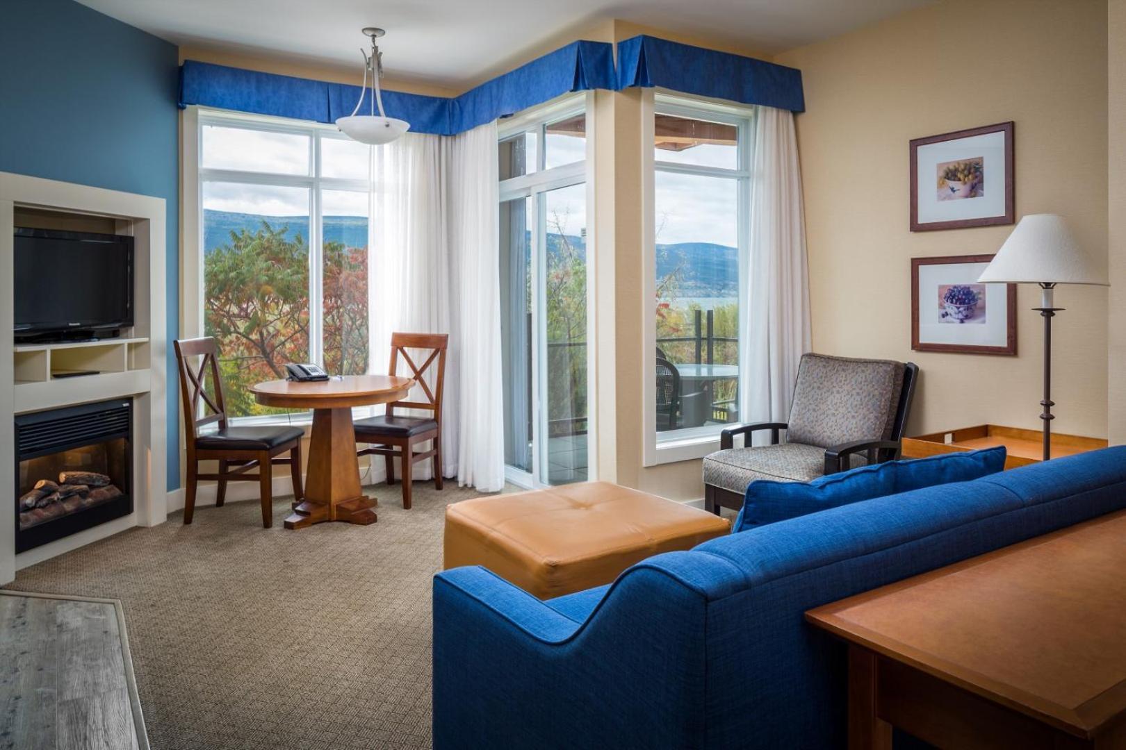 Queen Studio With Lake View