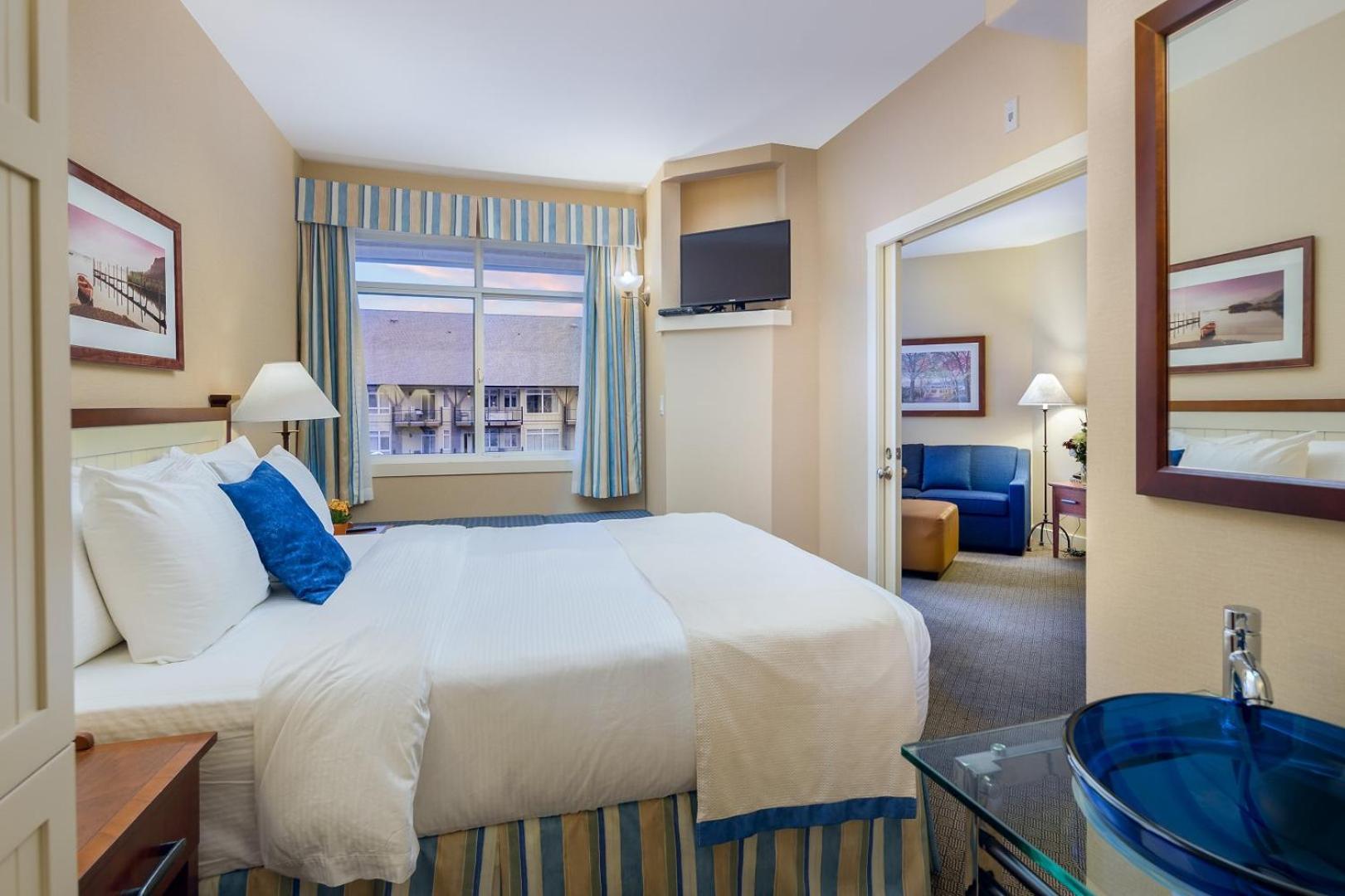 One-Bedroom Suite with Partial Lake View photo 1