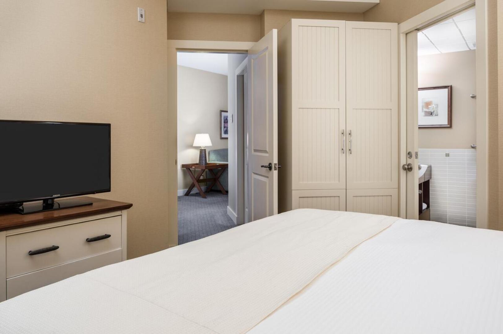 Two-Bedroom Suite with Bluff View photo 2