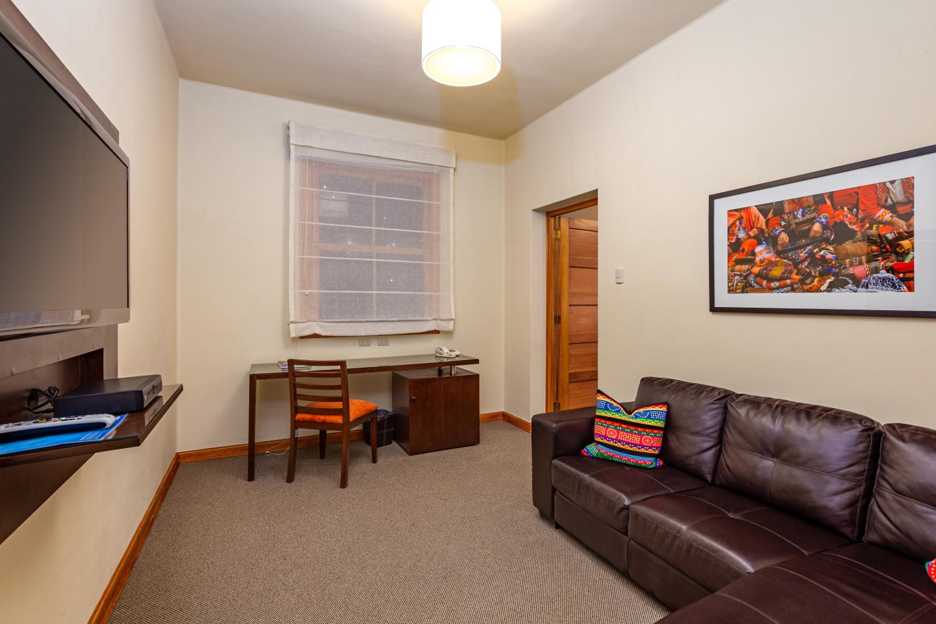 Suite - Photo 4