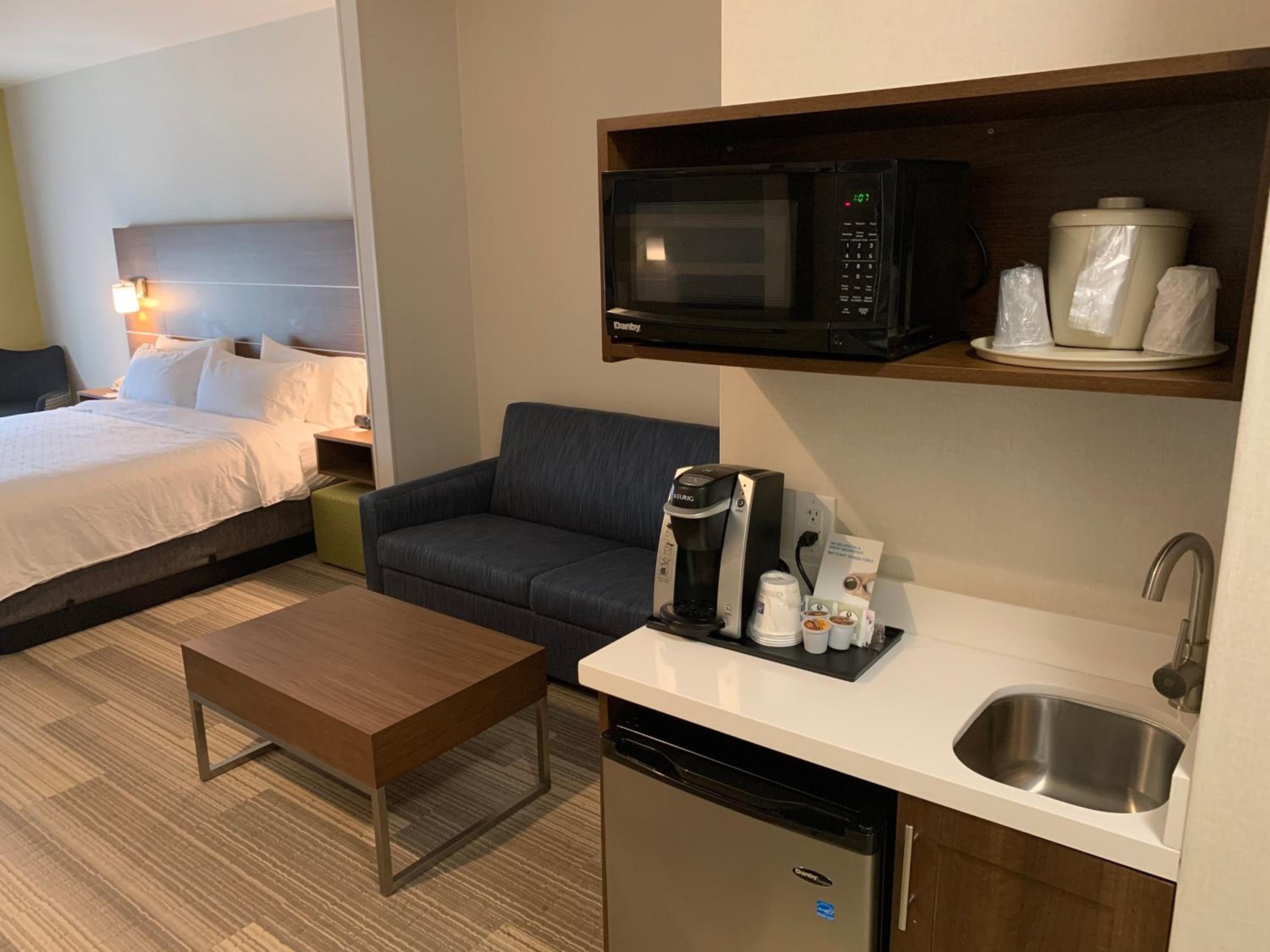 King Suite with Sofa Bed - Photo 7