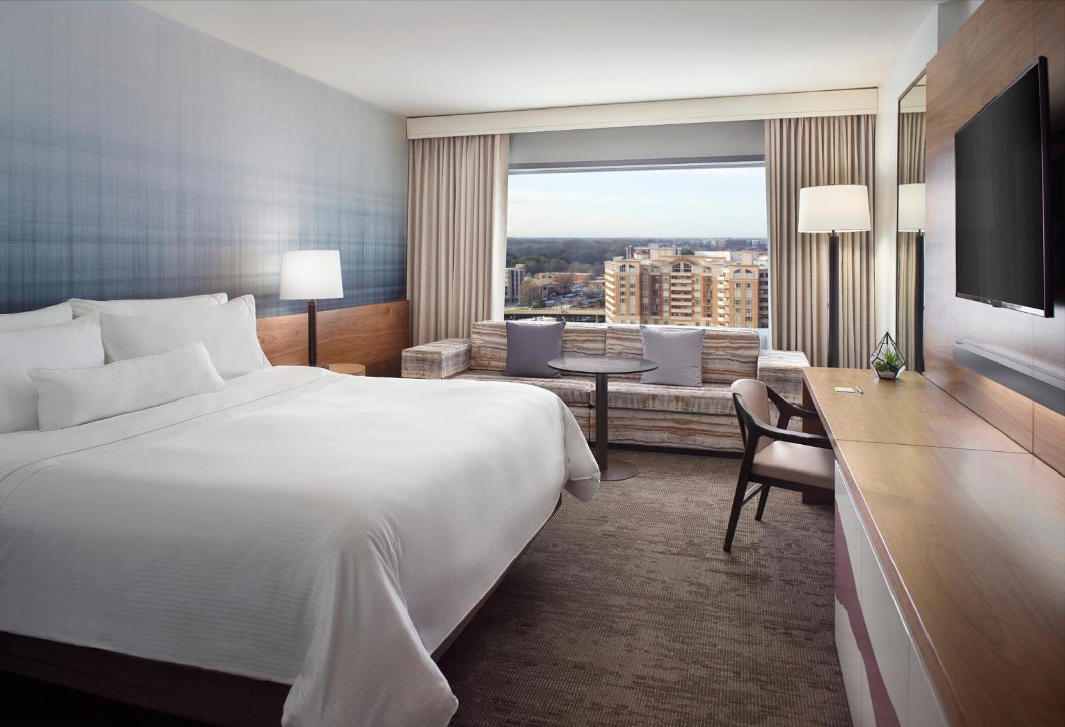 Deluxe, Guest room, 1 King, High floor