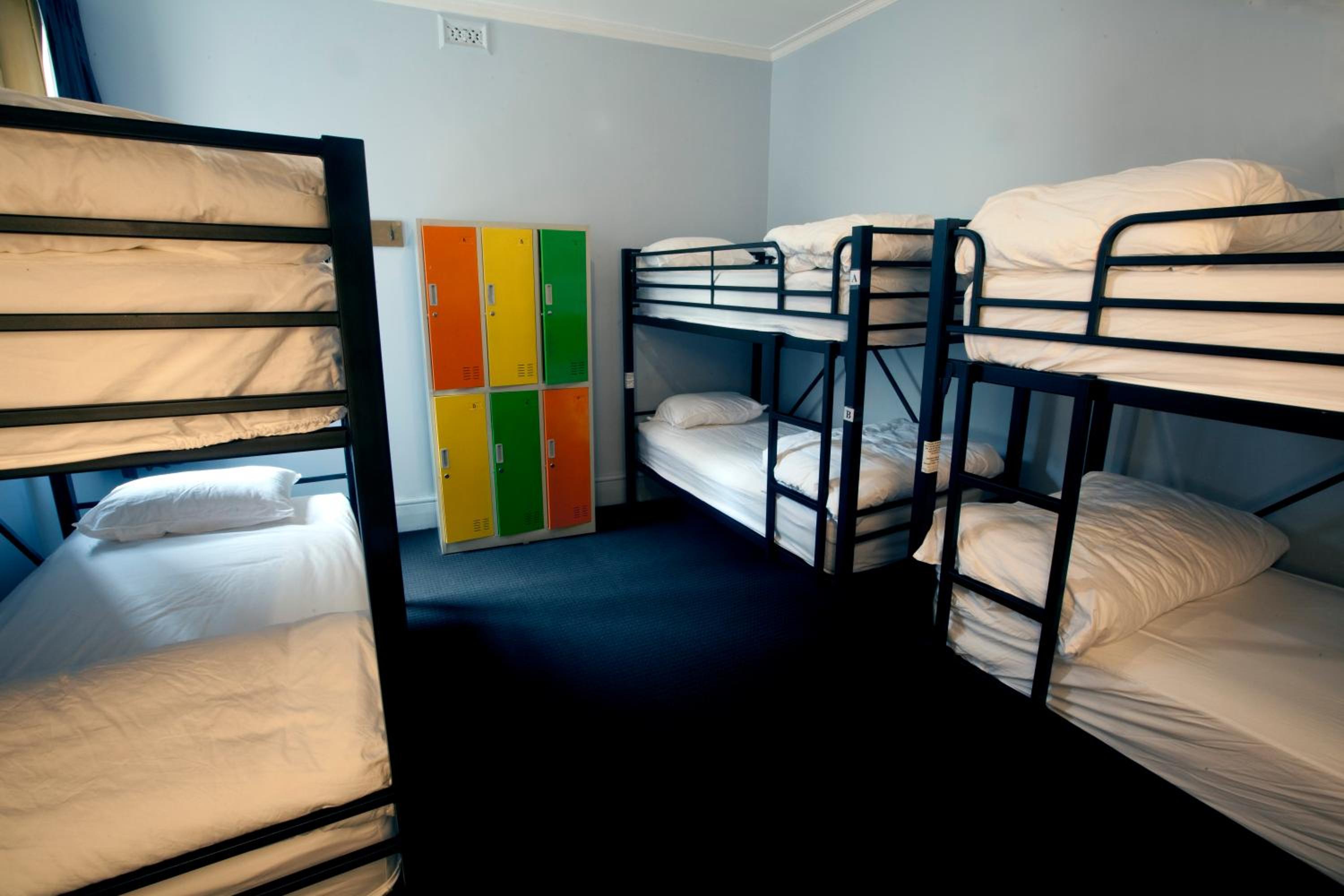 Bed in 6-Bed Mixed Dormitory Room photo 1