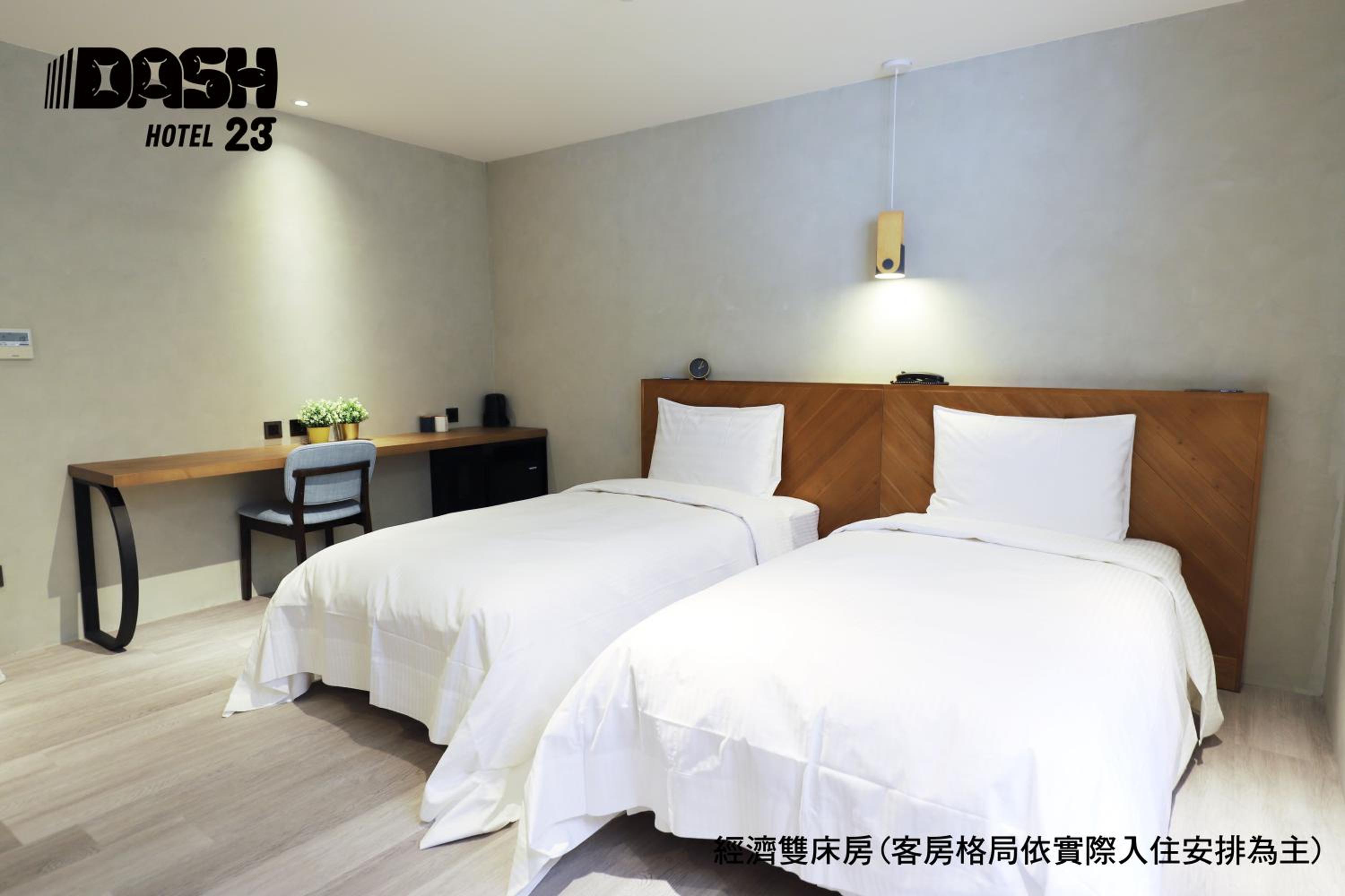 Standard Twin Room - Photo 6