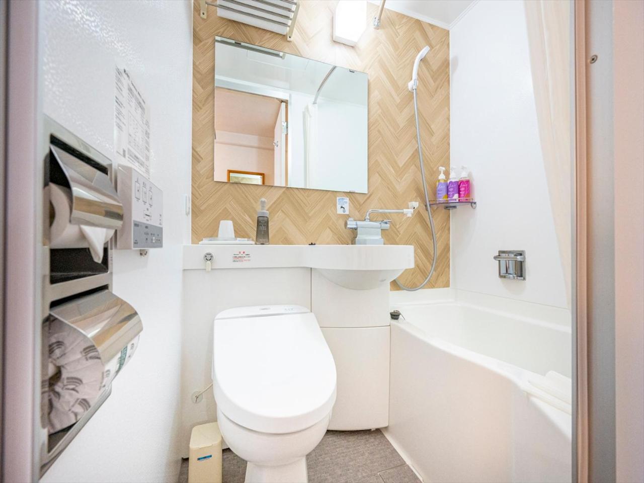 Single Room - Non-Smoking - Photo 6