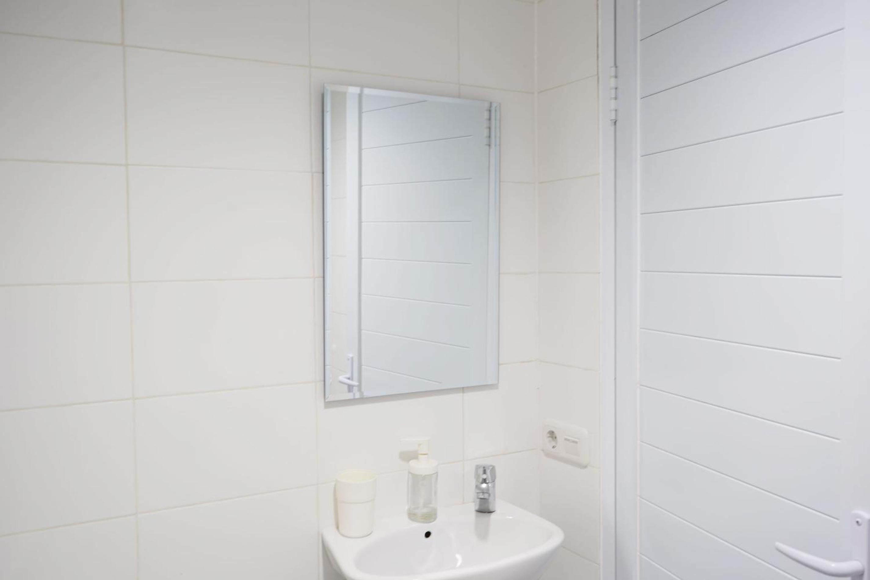 Standard Double Room - Photo 13