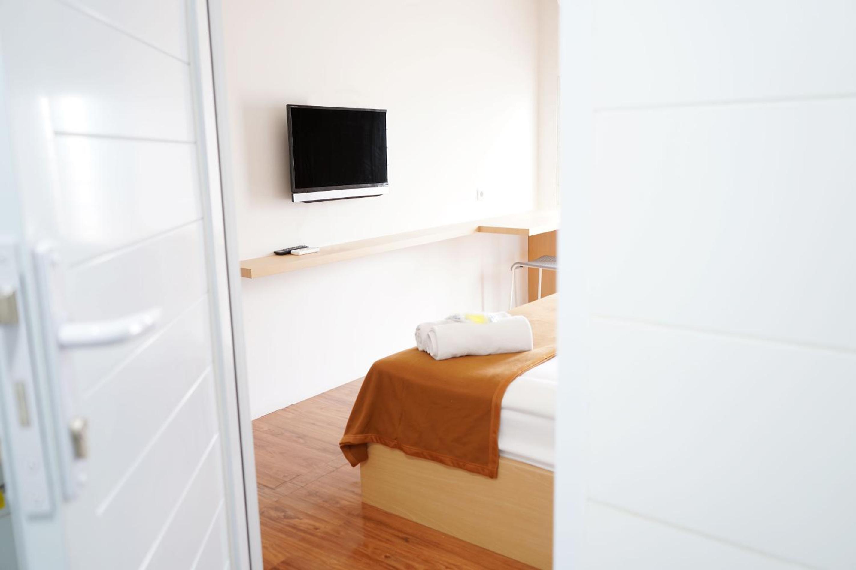 Standard Double Room - Photo 7
