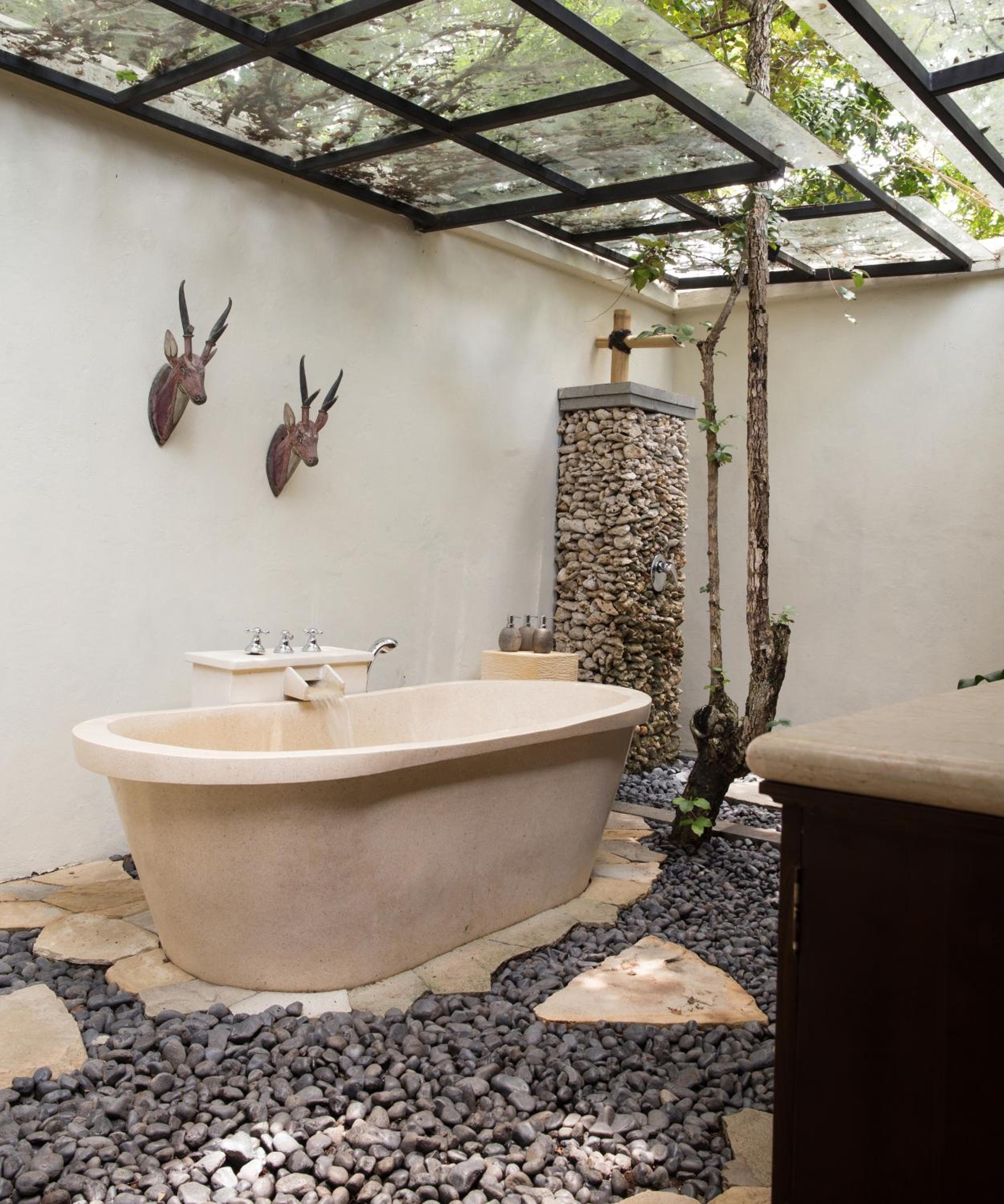 Room Only – One Bedroom Forest Villa - Photo 4