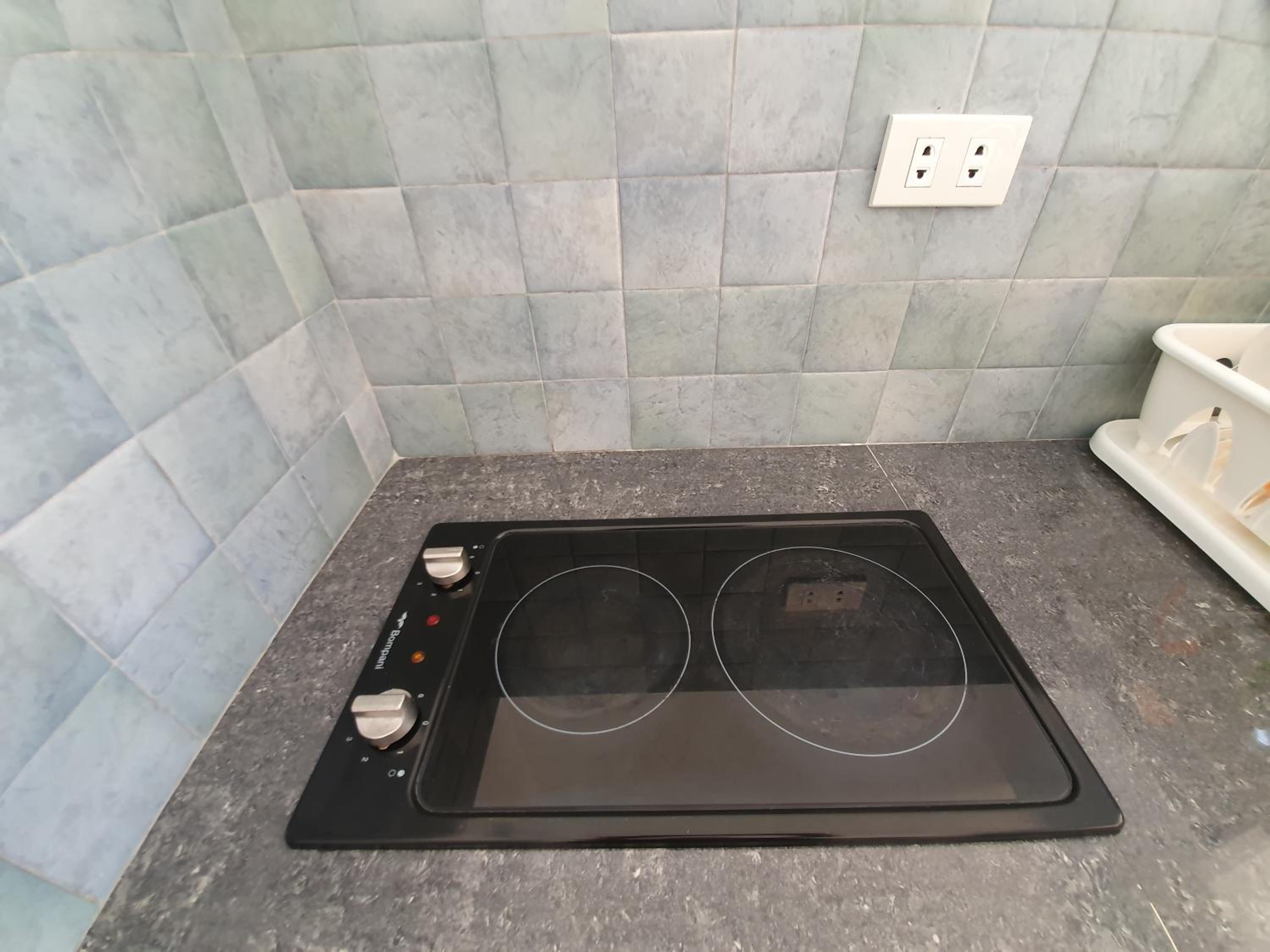 Standard Queen with Kitchen - Photo 3