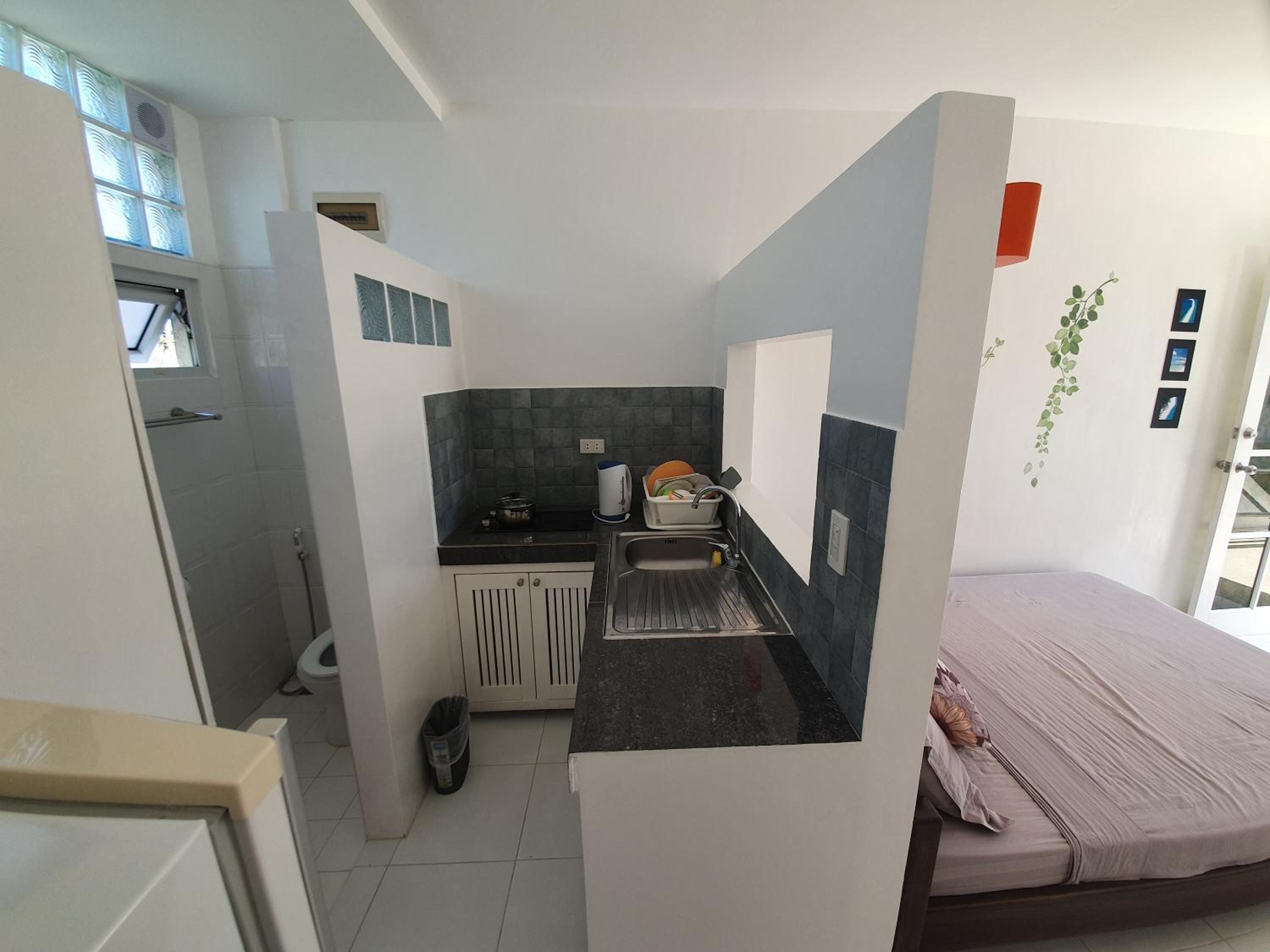Standard Queen with Kitchen - Photo 15