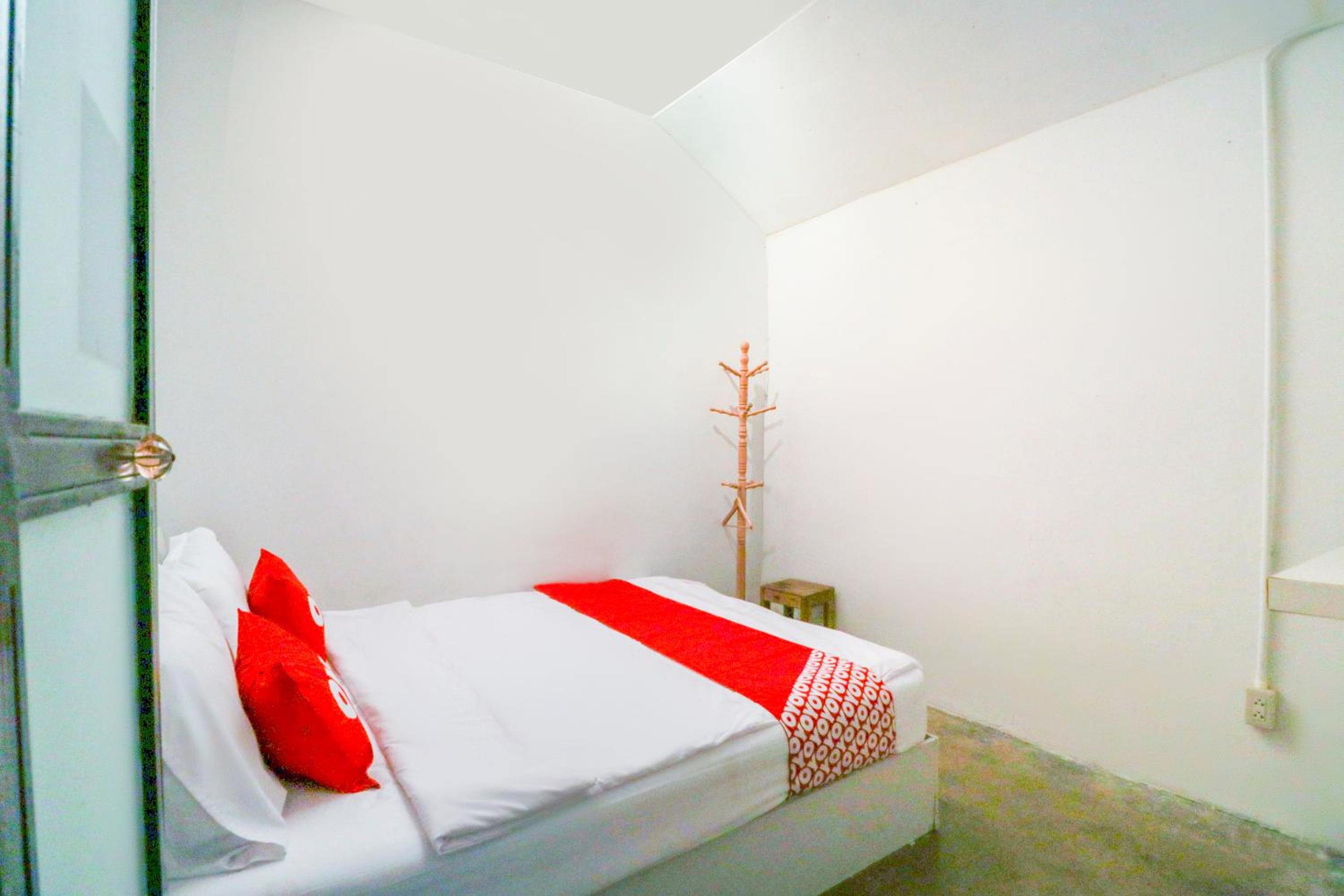 Double Room with Shared Bathroom photo 3