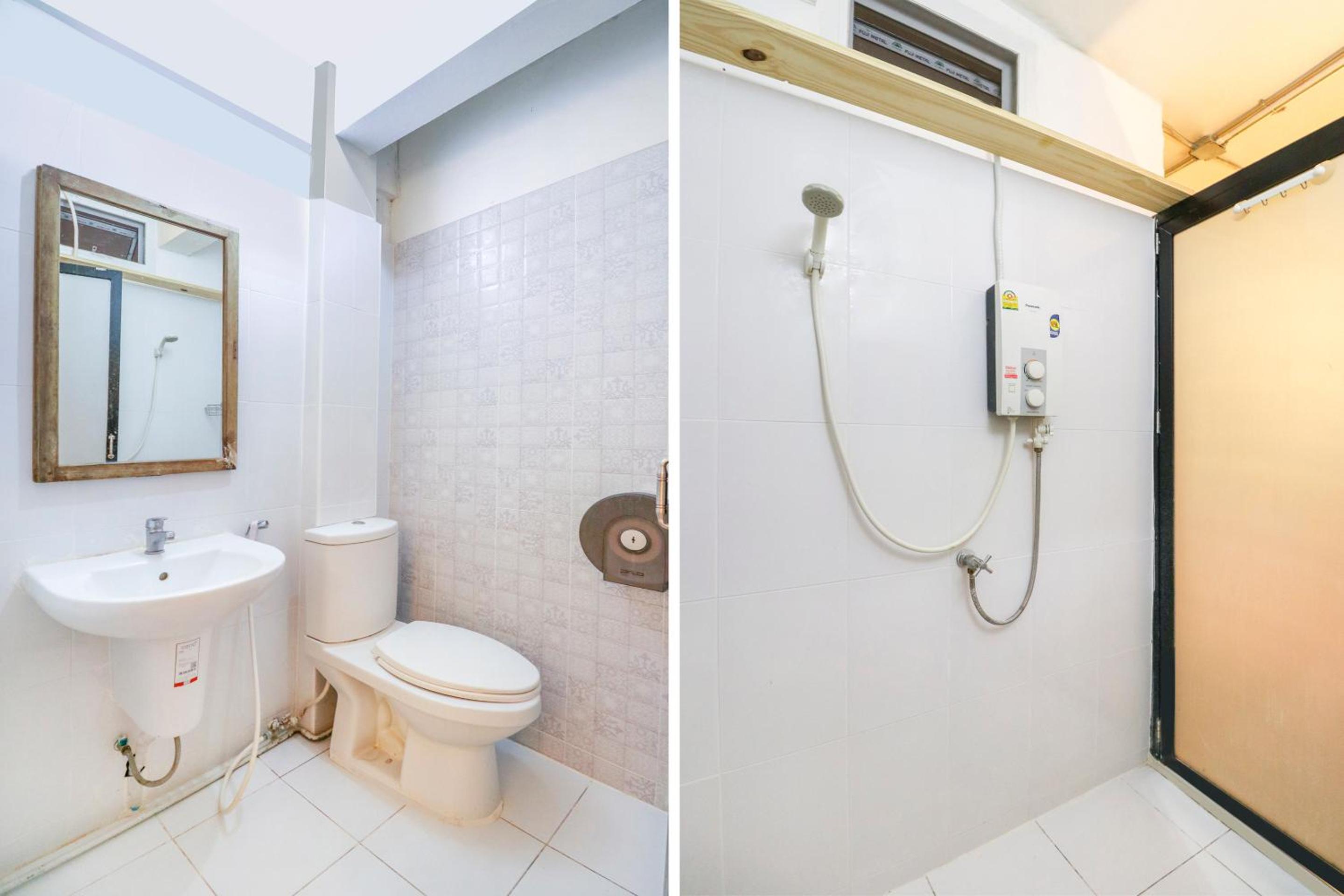 Double Room with Shared Bathroom photo 2
