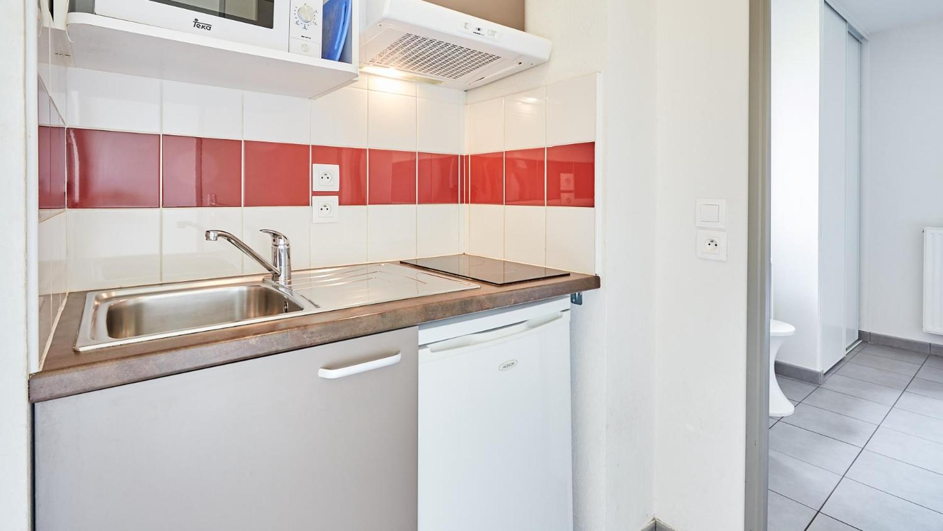 One-Bedroom Apartment (4 Adults) - Photo 7
