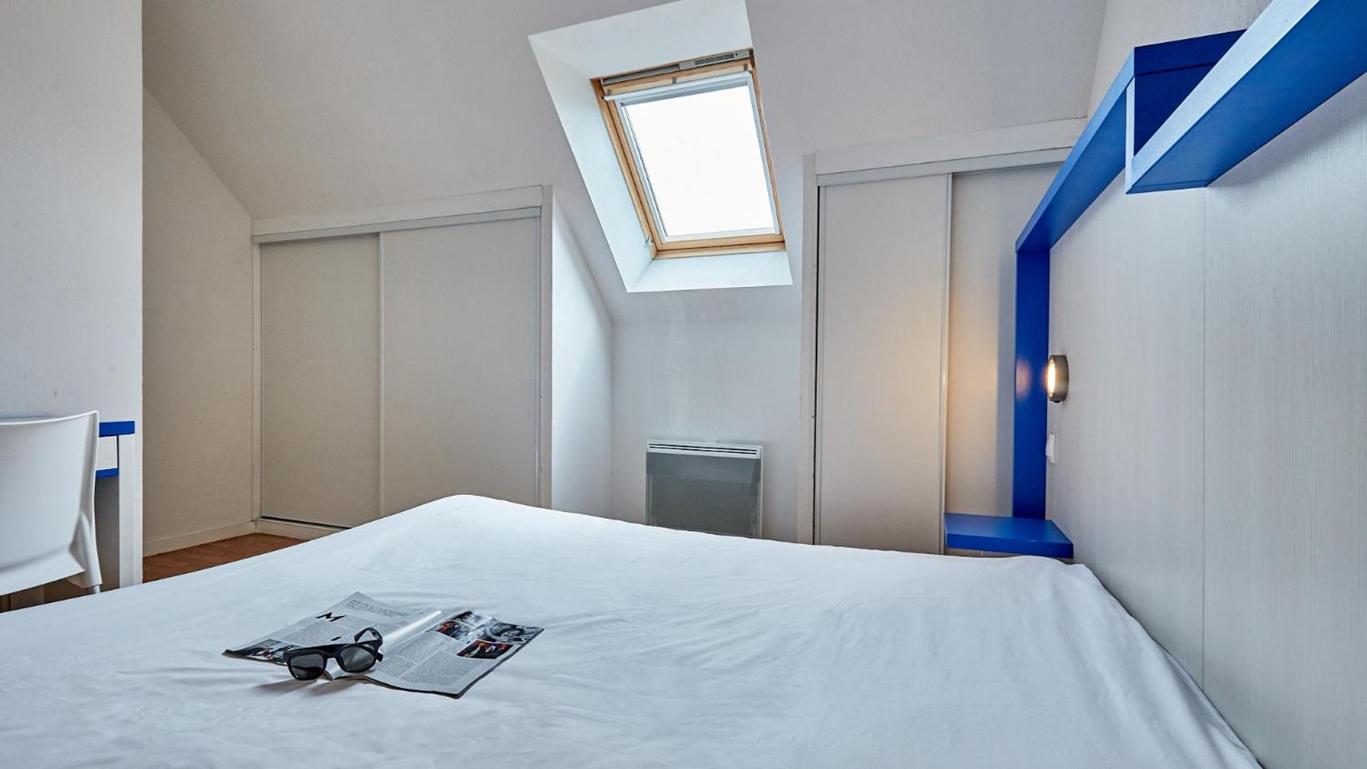 One-Bedroom House - Photo 18