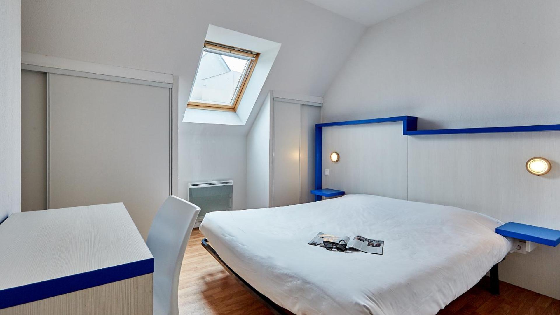 One-Bedroom House - Photo 19