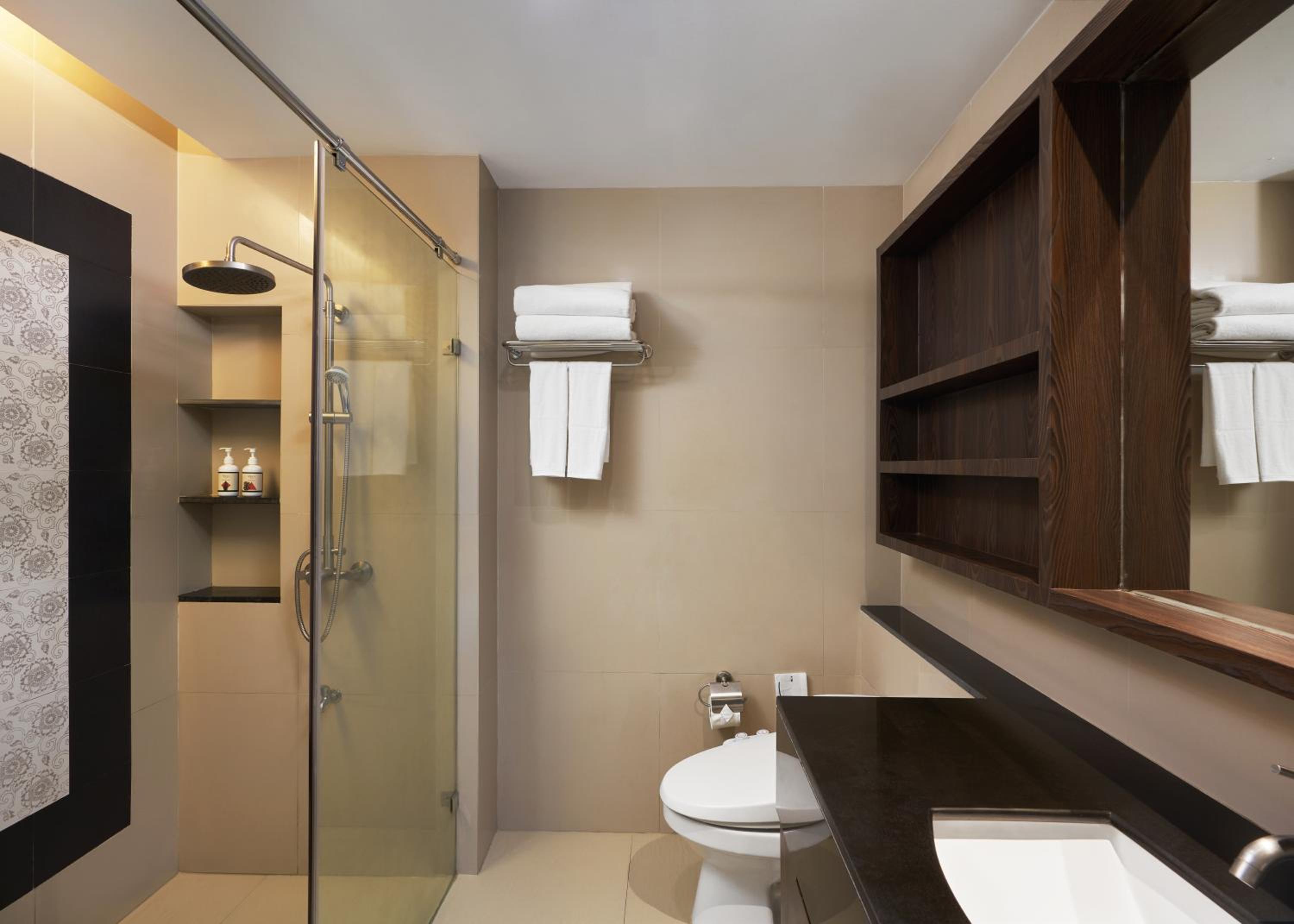 Deluxe Double Room with Pool View - Photo 9