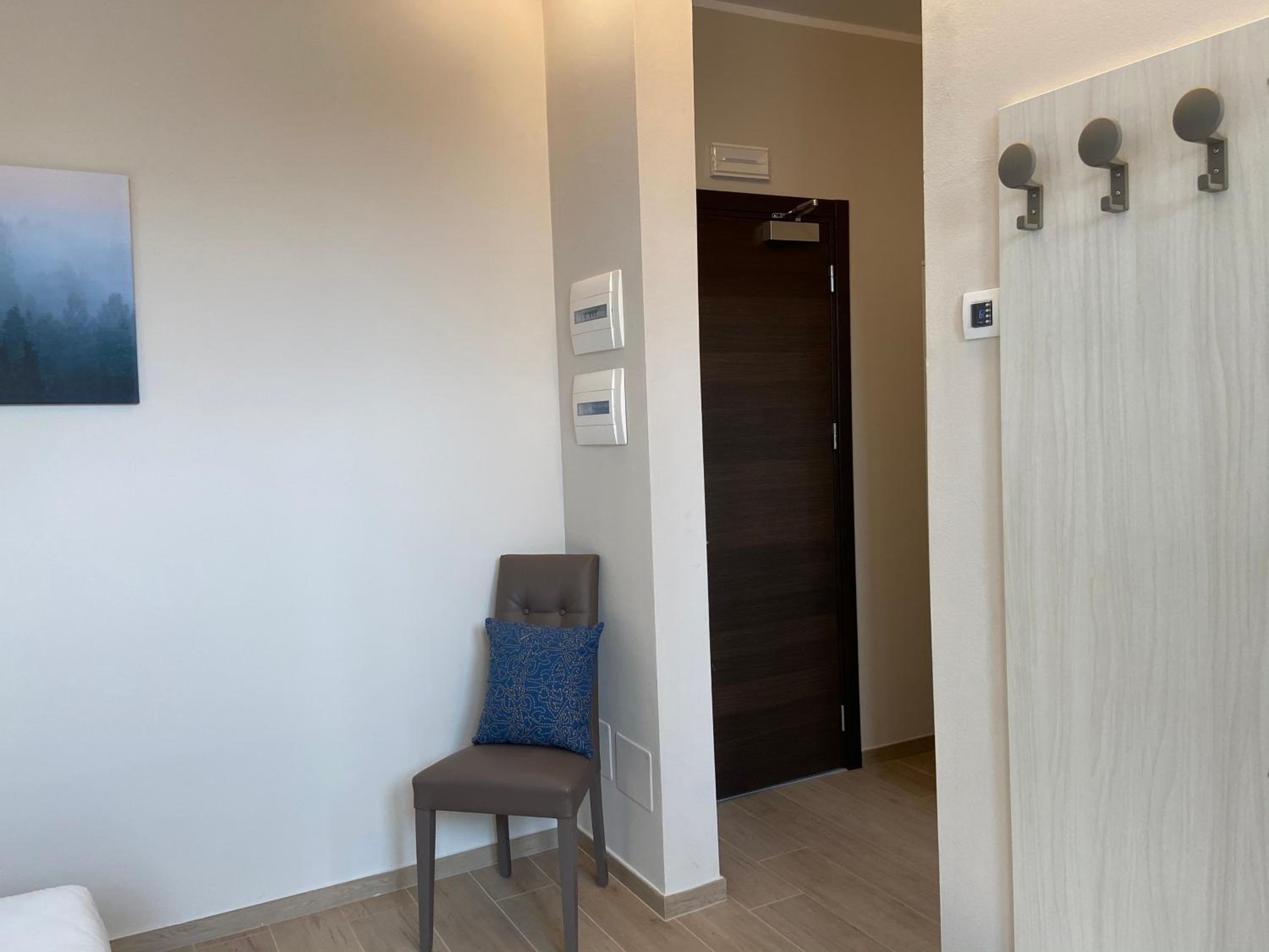 Standard Double Room - Photo 4