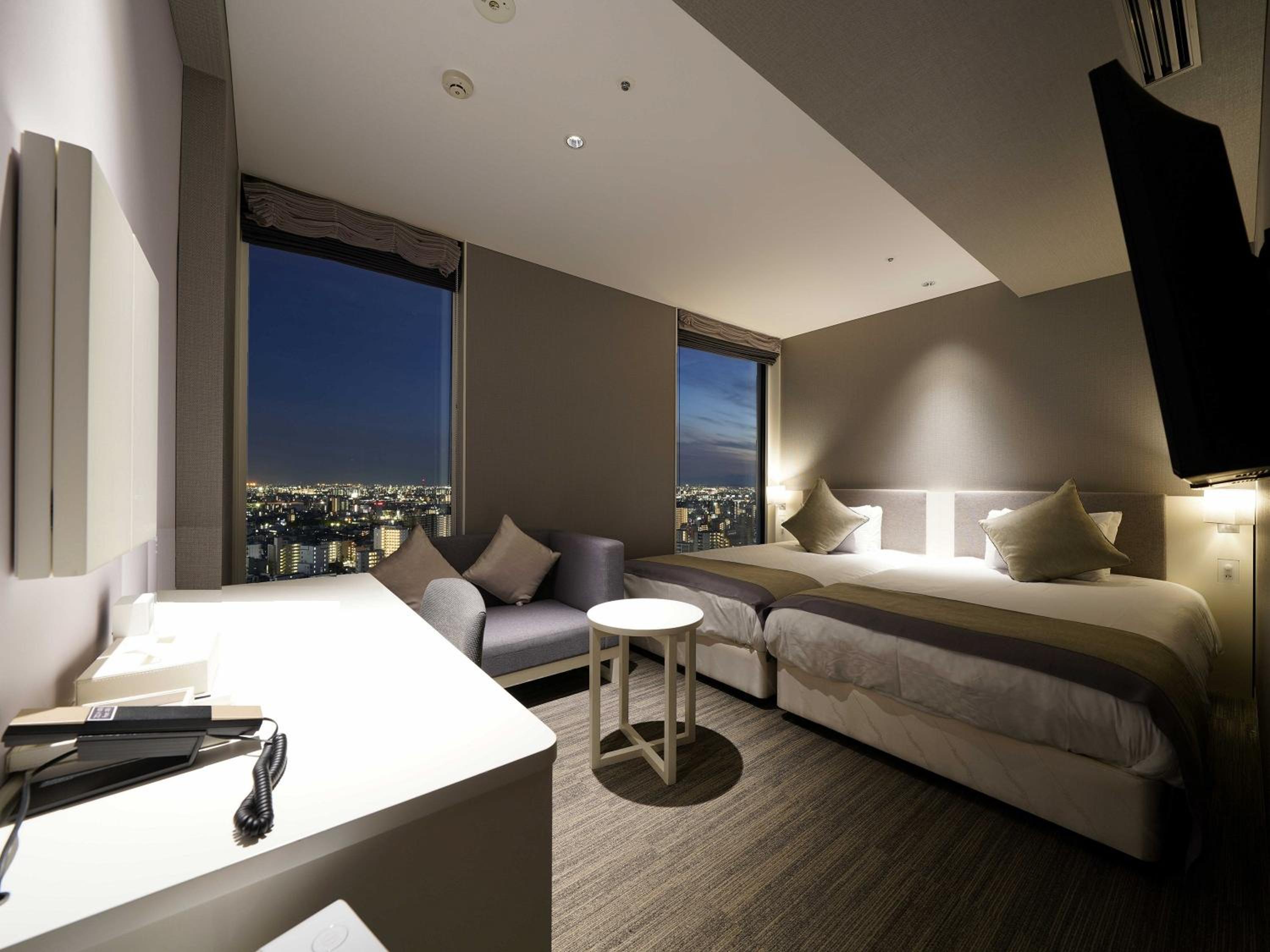 Superior Twin Room (with Extra Bed from 3 Adults) High Floor- Non-Smoking photo 2