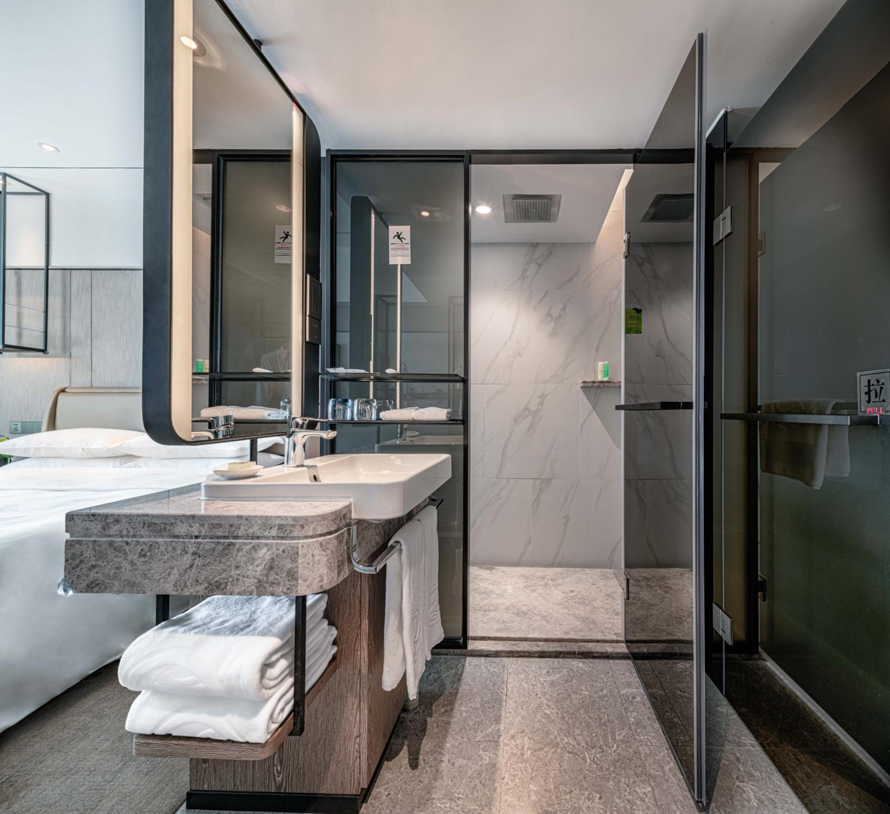 Deluxe City View Room（Twin Bed） - Photo 4