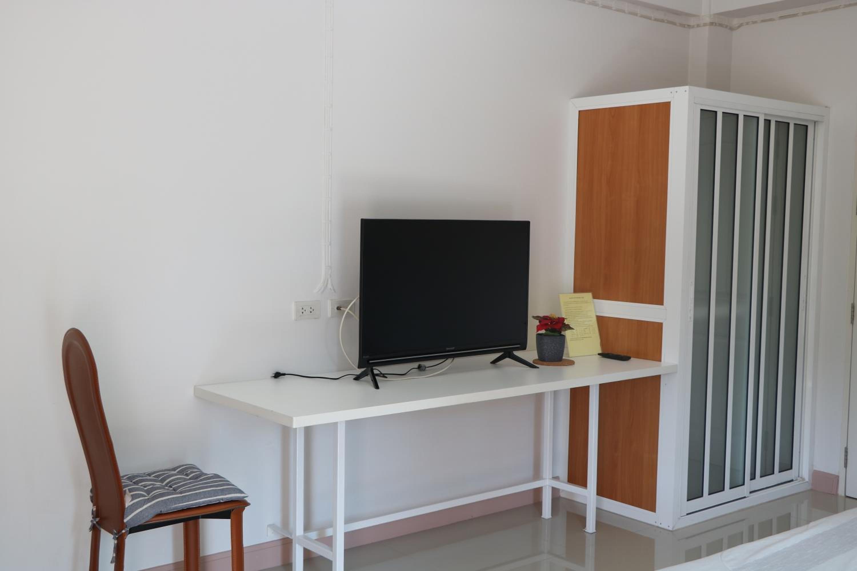 Studio Apartment - Photo 9