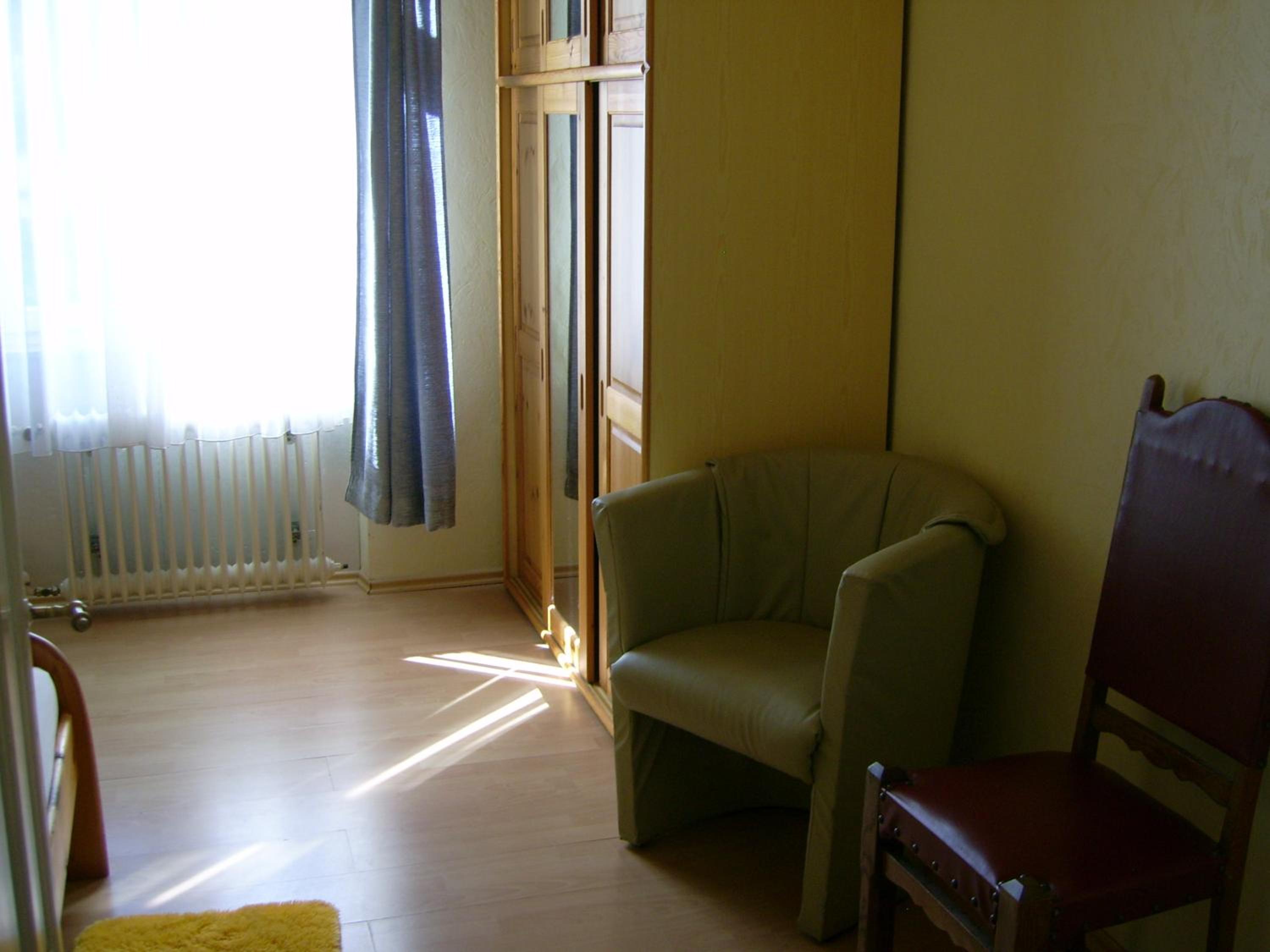 Economy Quadruple Room With Shared Bathroom photo 3