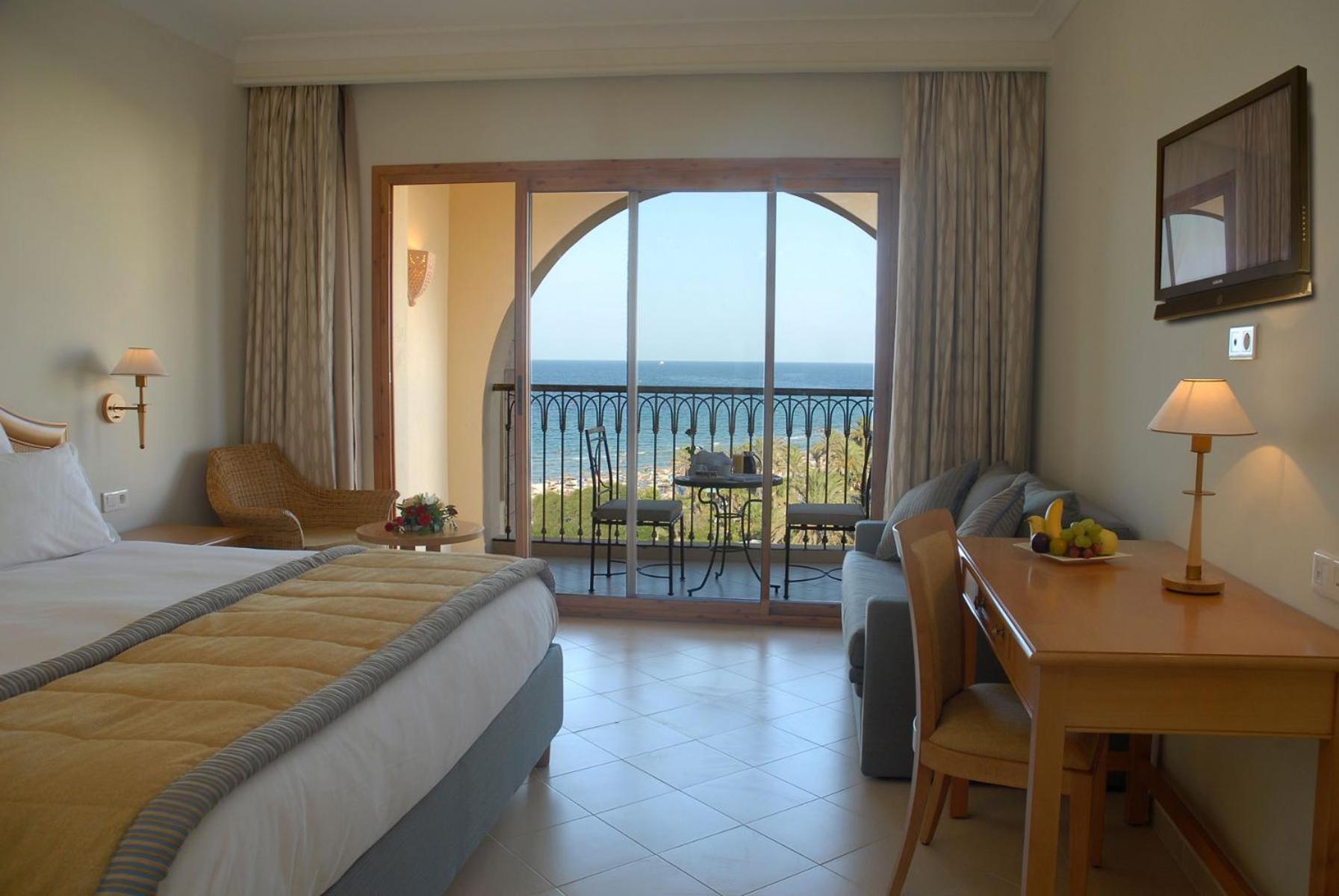 Classic King Room with Sea View - Photo 1