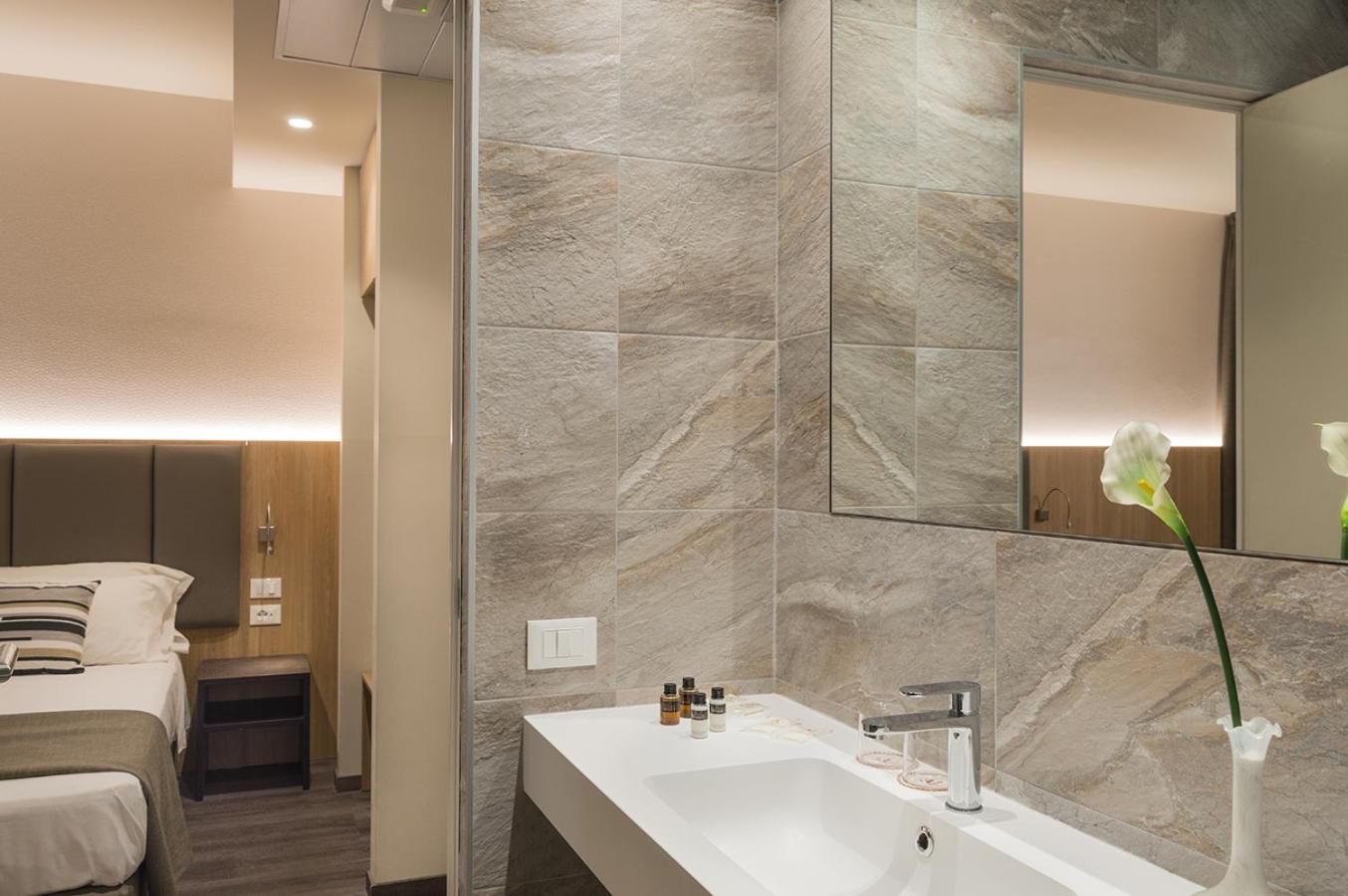 Double Room - Photo 23