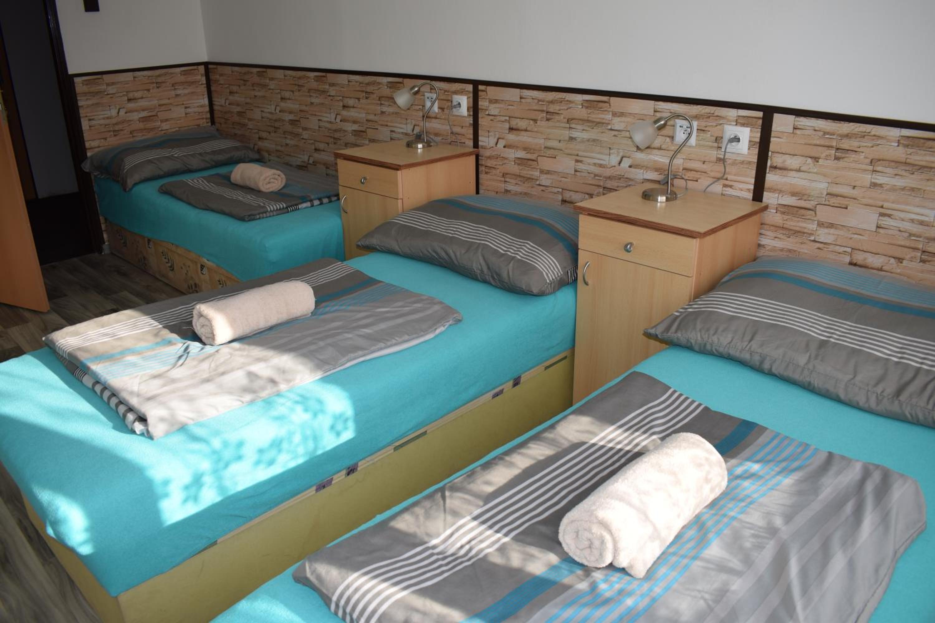 Quadruple Room - Photo 9