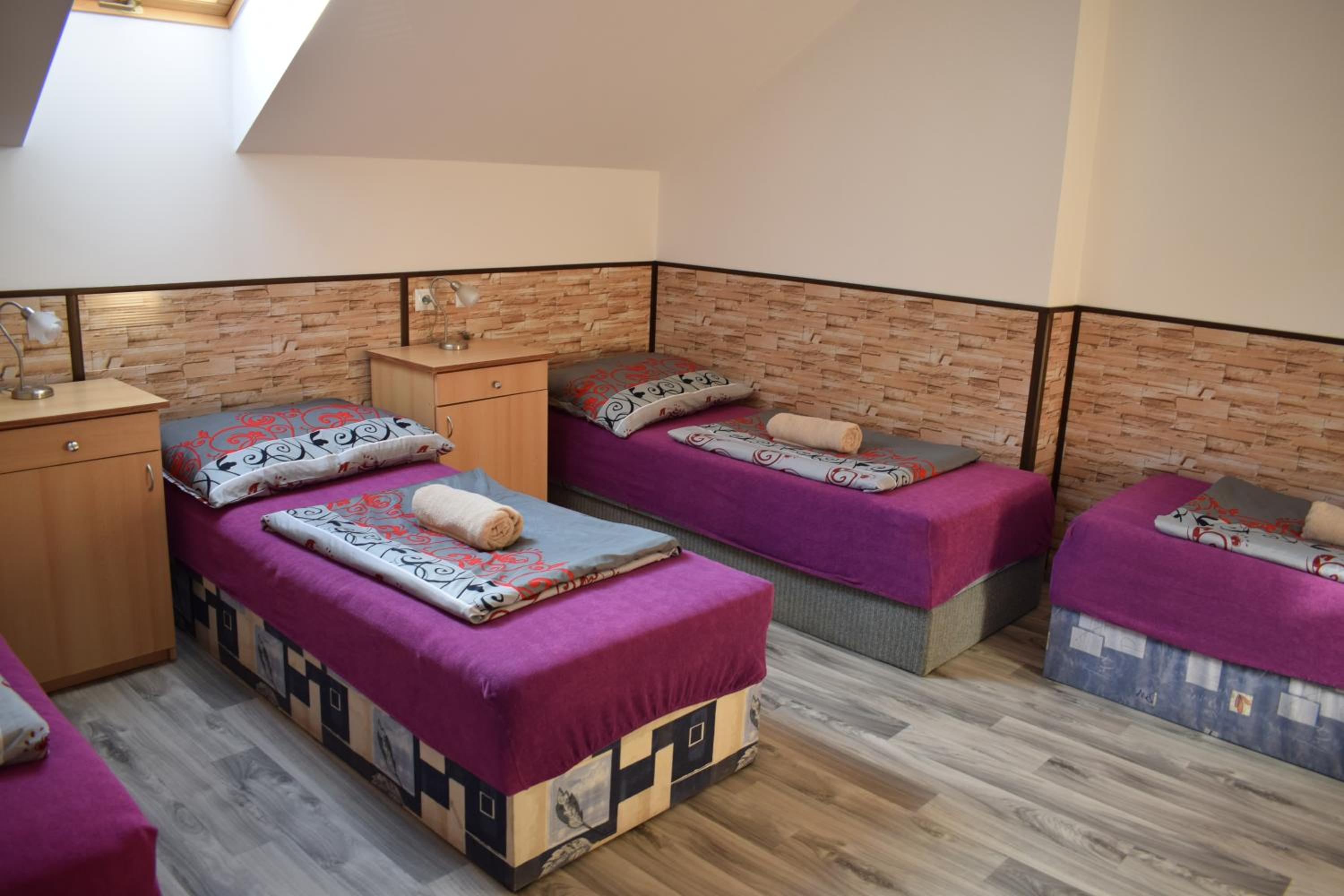 Quadruple Room - Photo 13