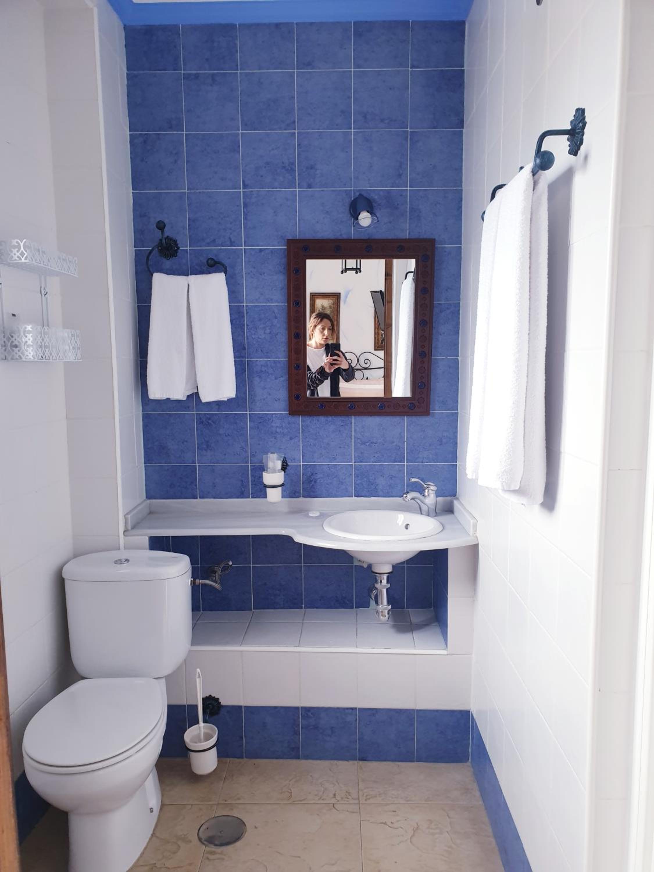 Double Room - Photo 11