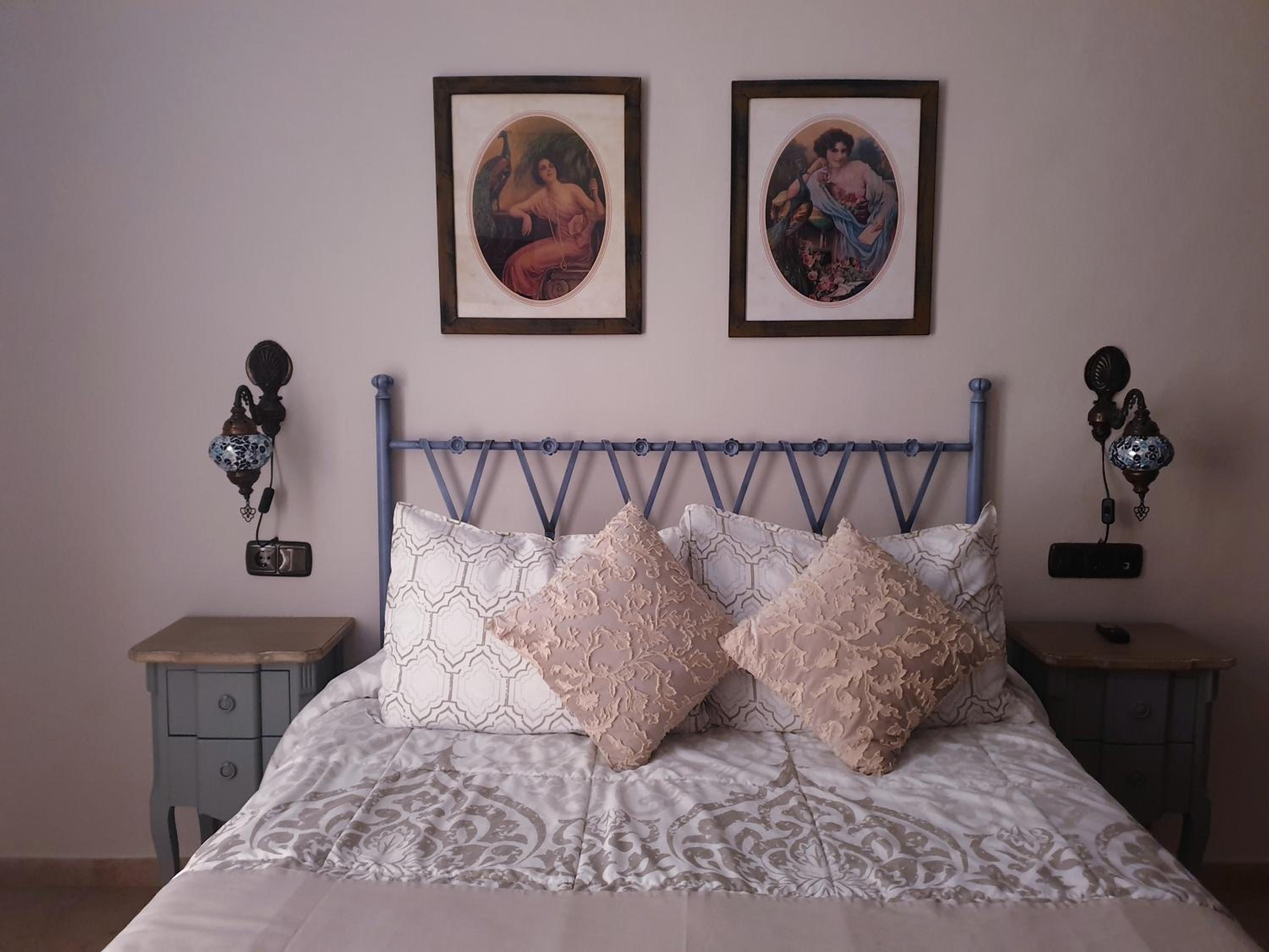 Double Room - Photo 12